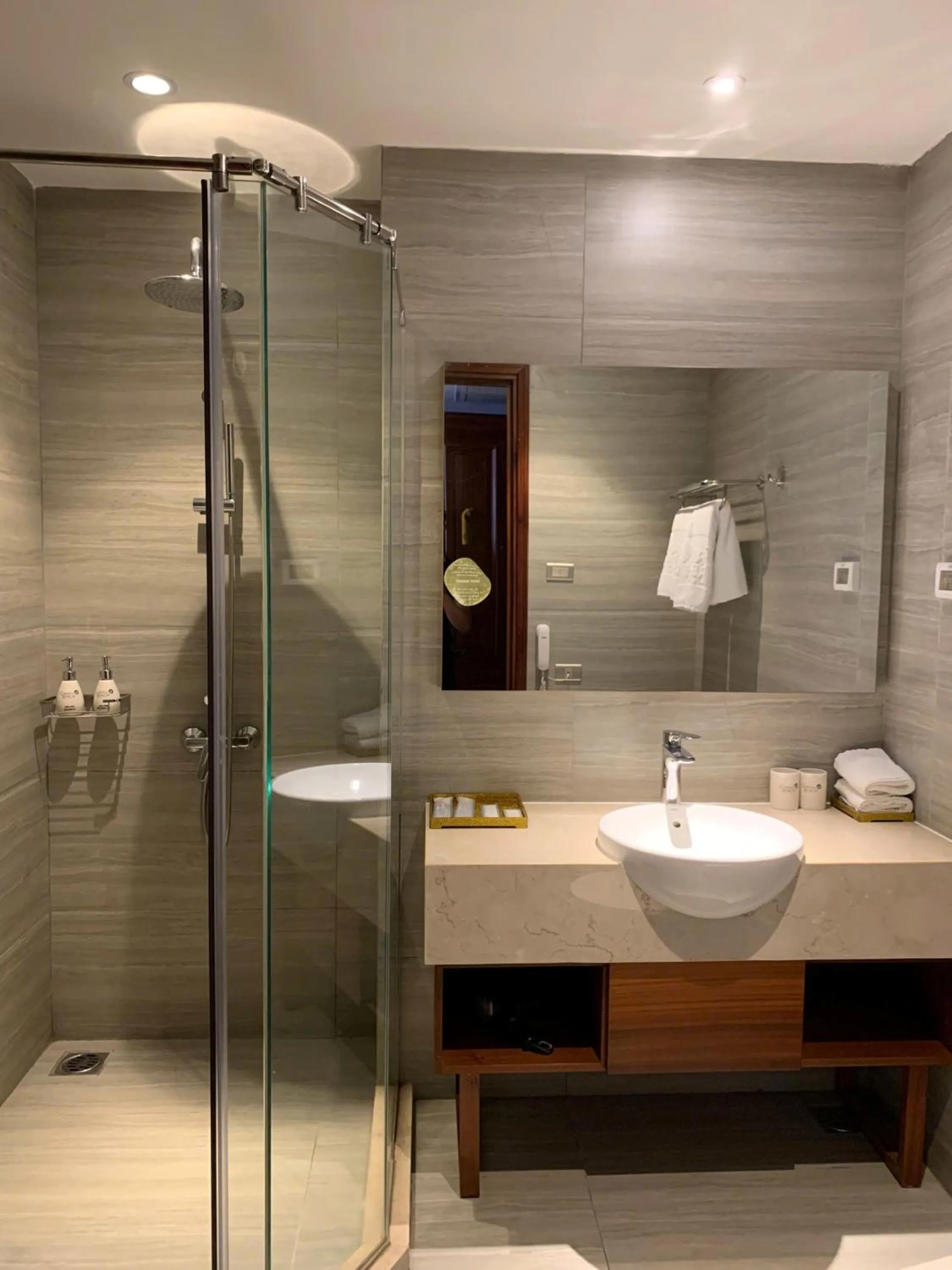 Shower in Green Beach Hotel Nha Trang