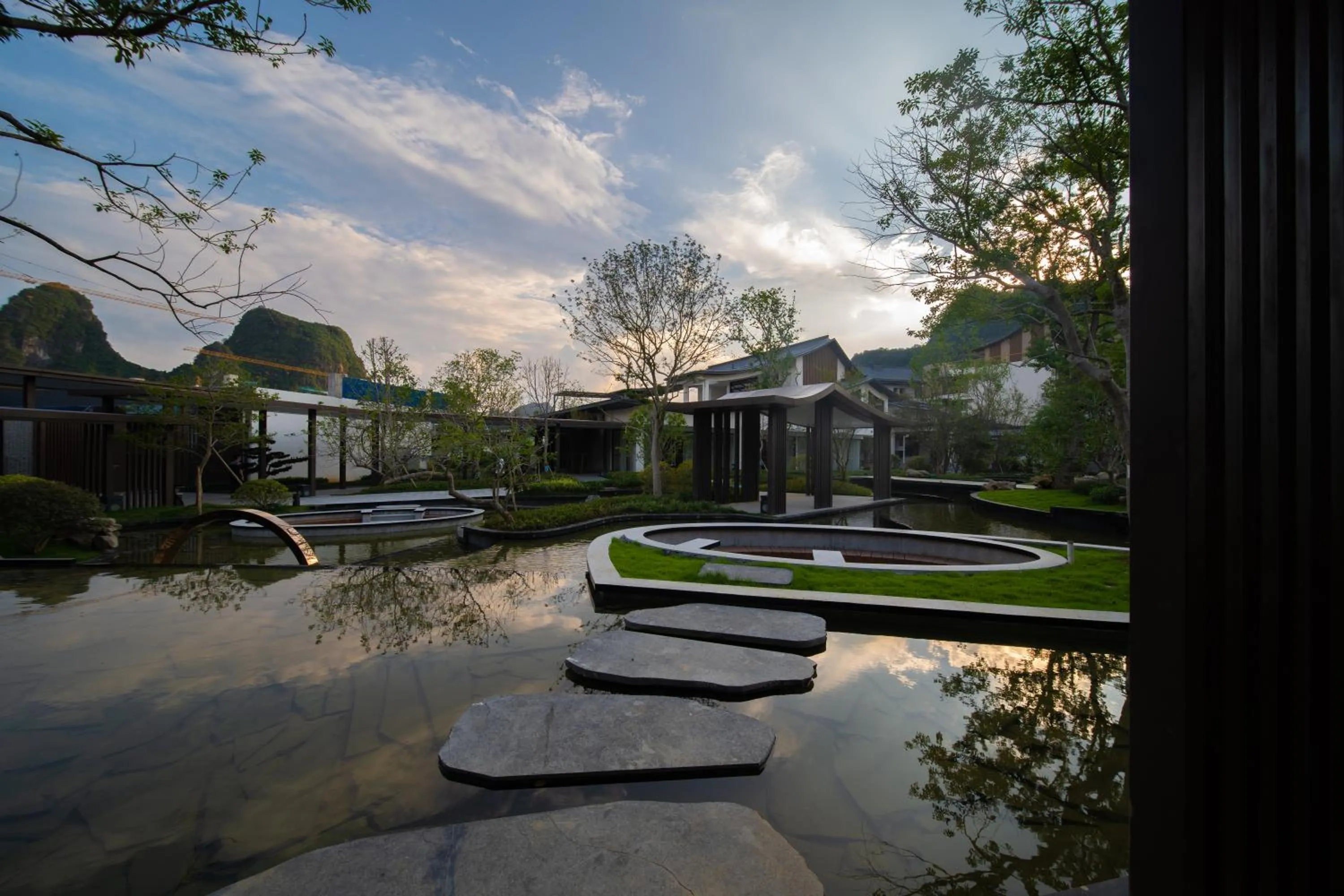 Garden in Ramada Guilin Yangshuo Resort