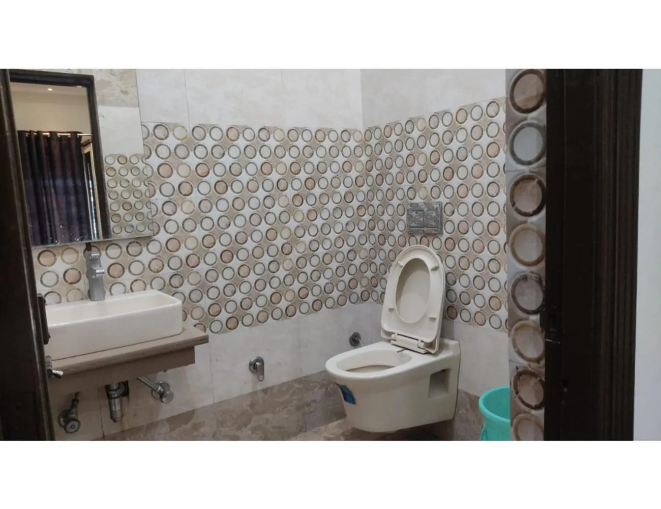 Shower in Hotel Atithi (Ludhiana)