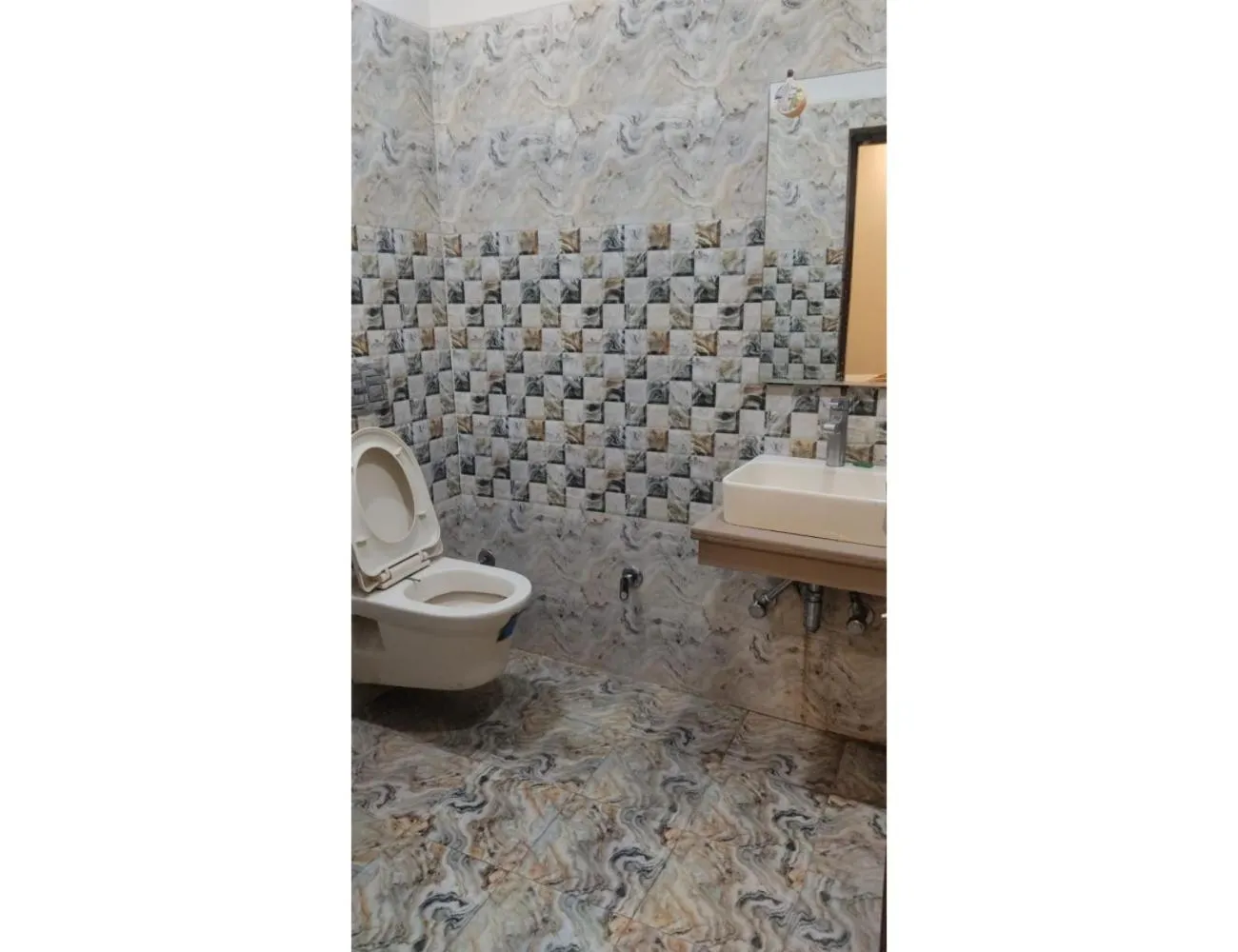 Shower in Hotel Atithi (Ludhiana)