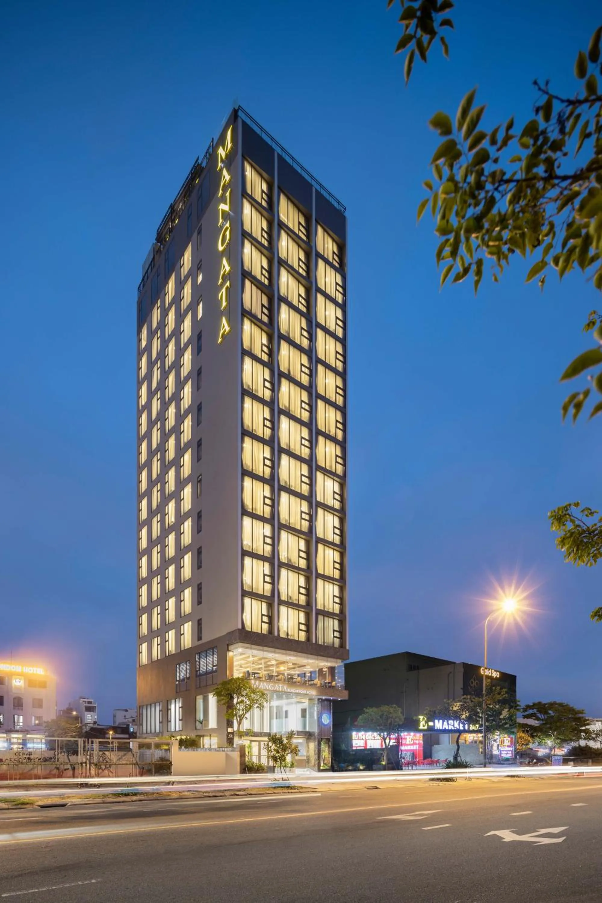 Property building in Mangata Beachfront Hotel - Rooftop Bar Sea View