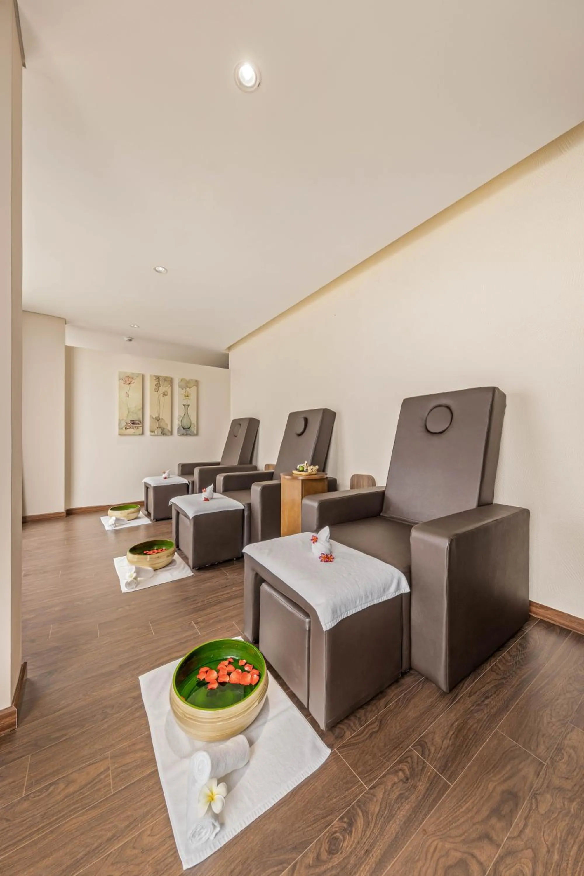 Spa and wellness centre/facilities in Mangata Beachfront Hotel - Rooftop Bar Sea View