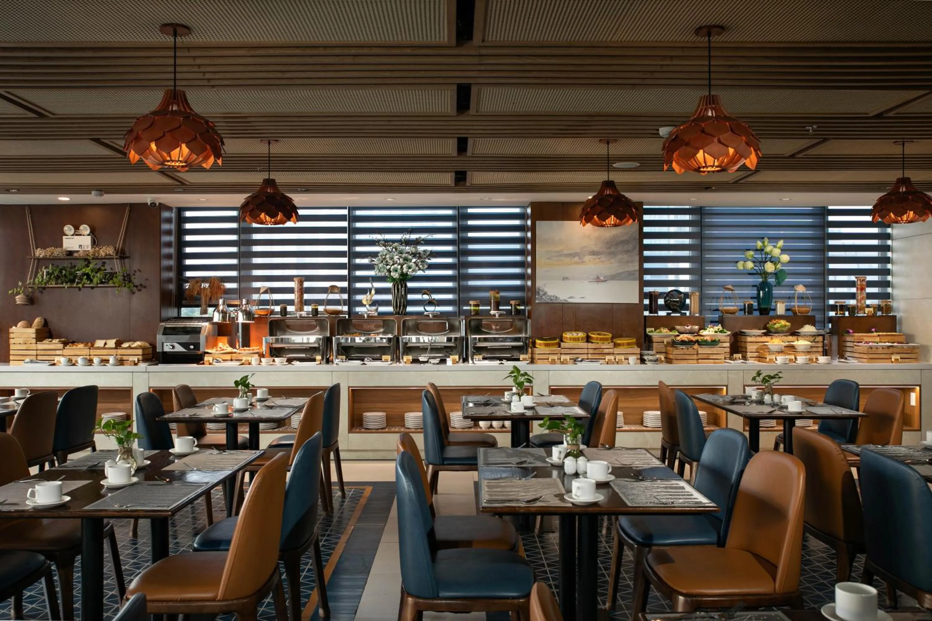 Restaurant/places to eat in Mangata Beachfront Hotel - Rooftop Bar Sea View