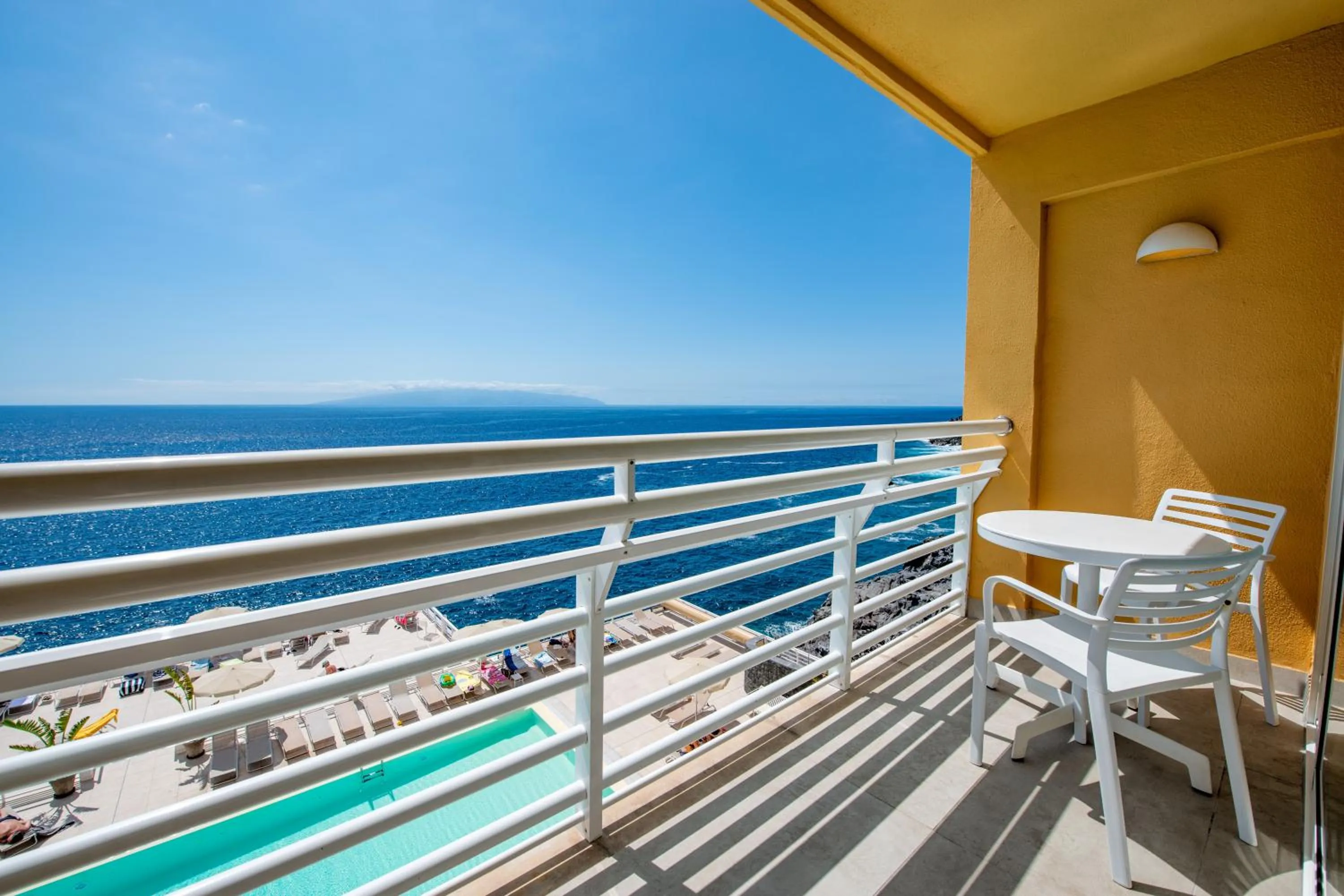 Balcony/Terrace in Atlantic Holiday Hotel