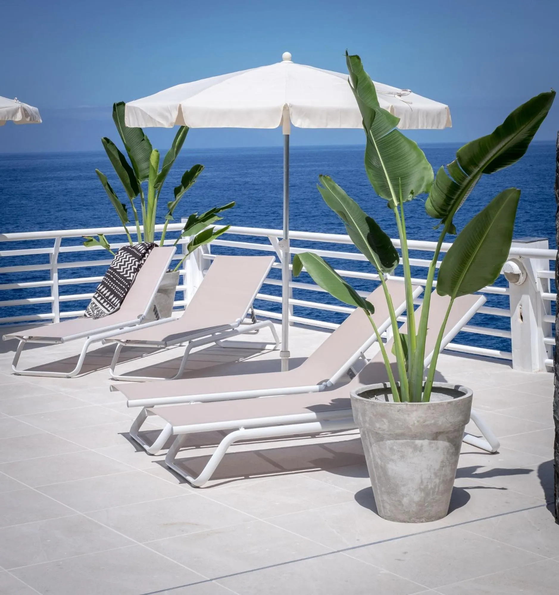 Swimming pool in Atlantic Holiday Hotel