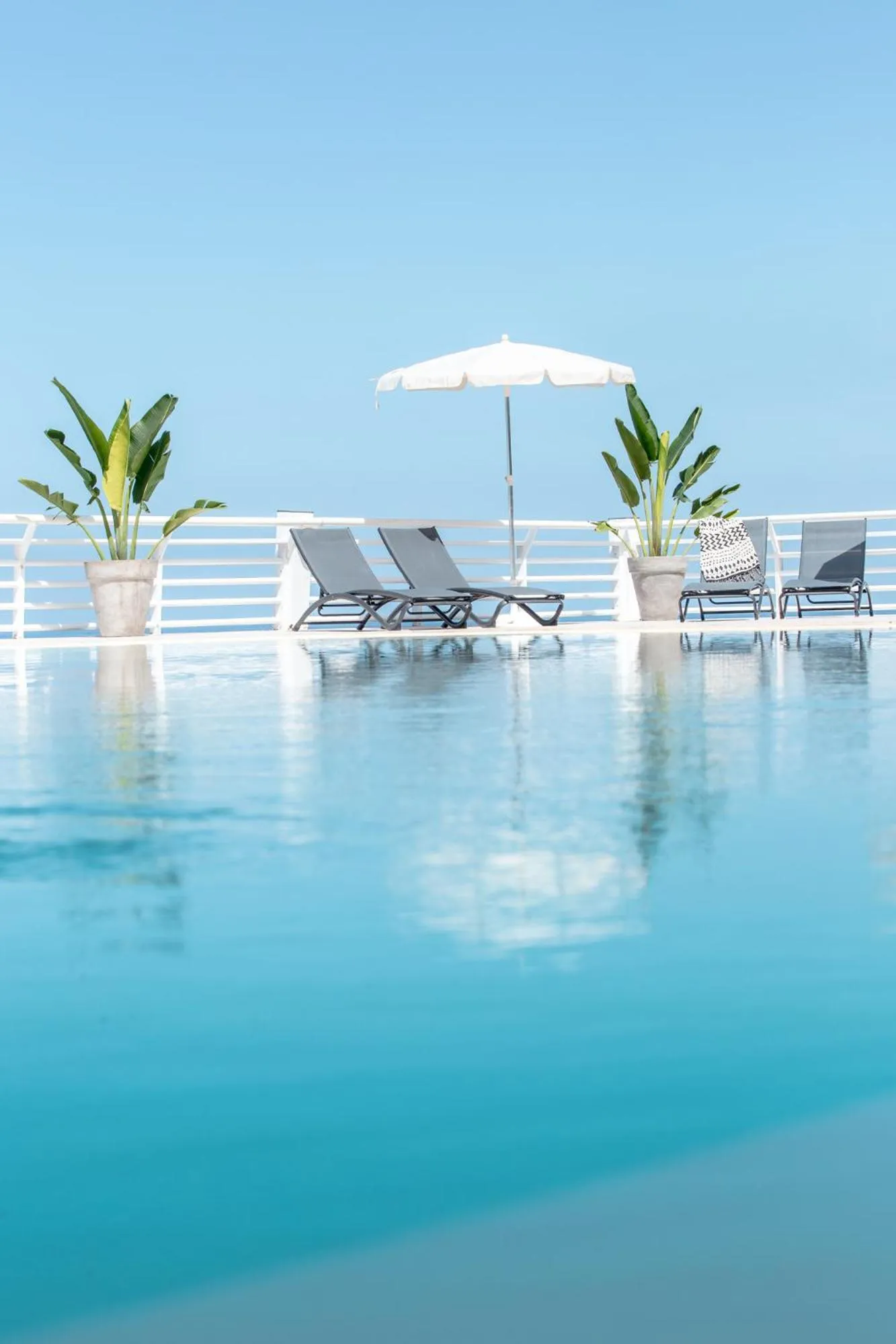 Swimming pool in Atlantic Holiday Hotel