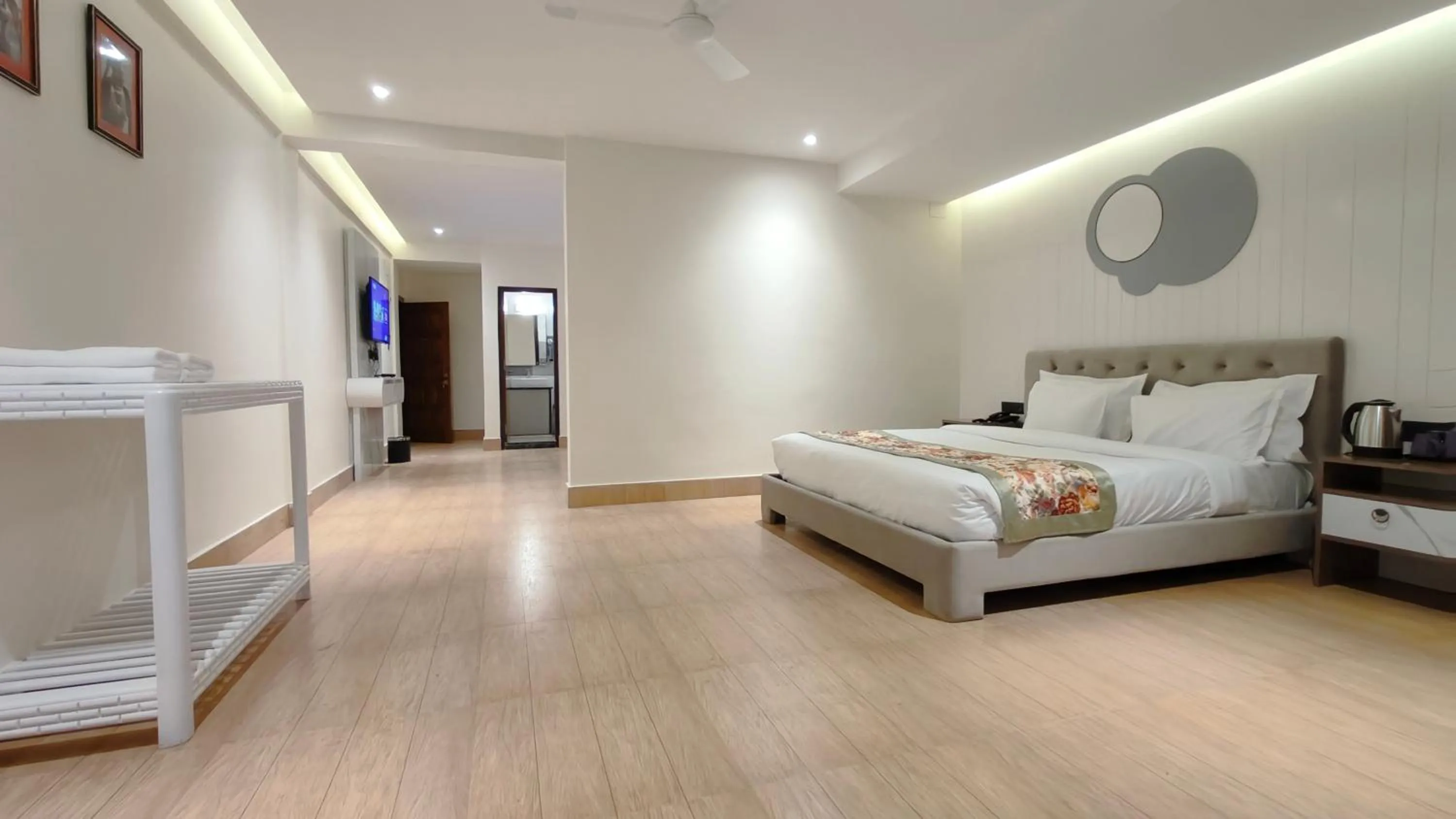 Bedroom, Bed in Mount Polaris Suites & Spa