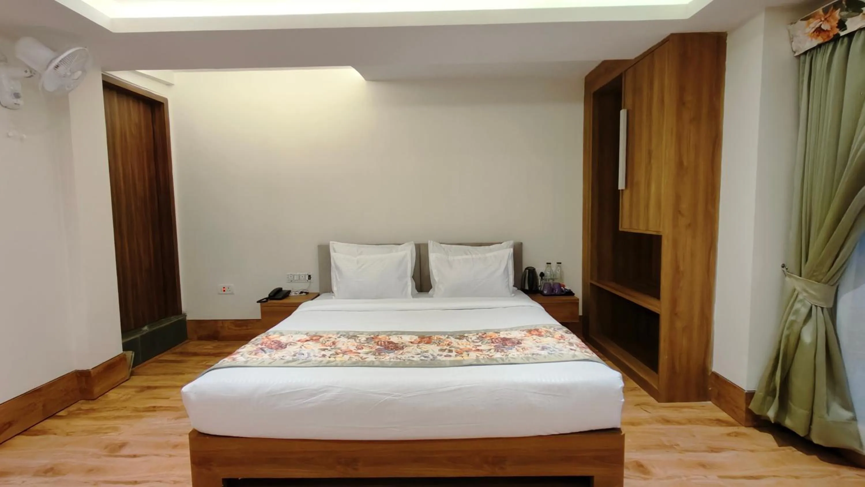 Bedroom, Bed in Mount Polaris Suites & Spa