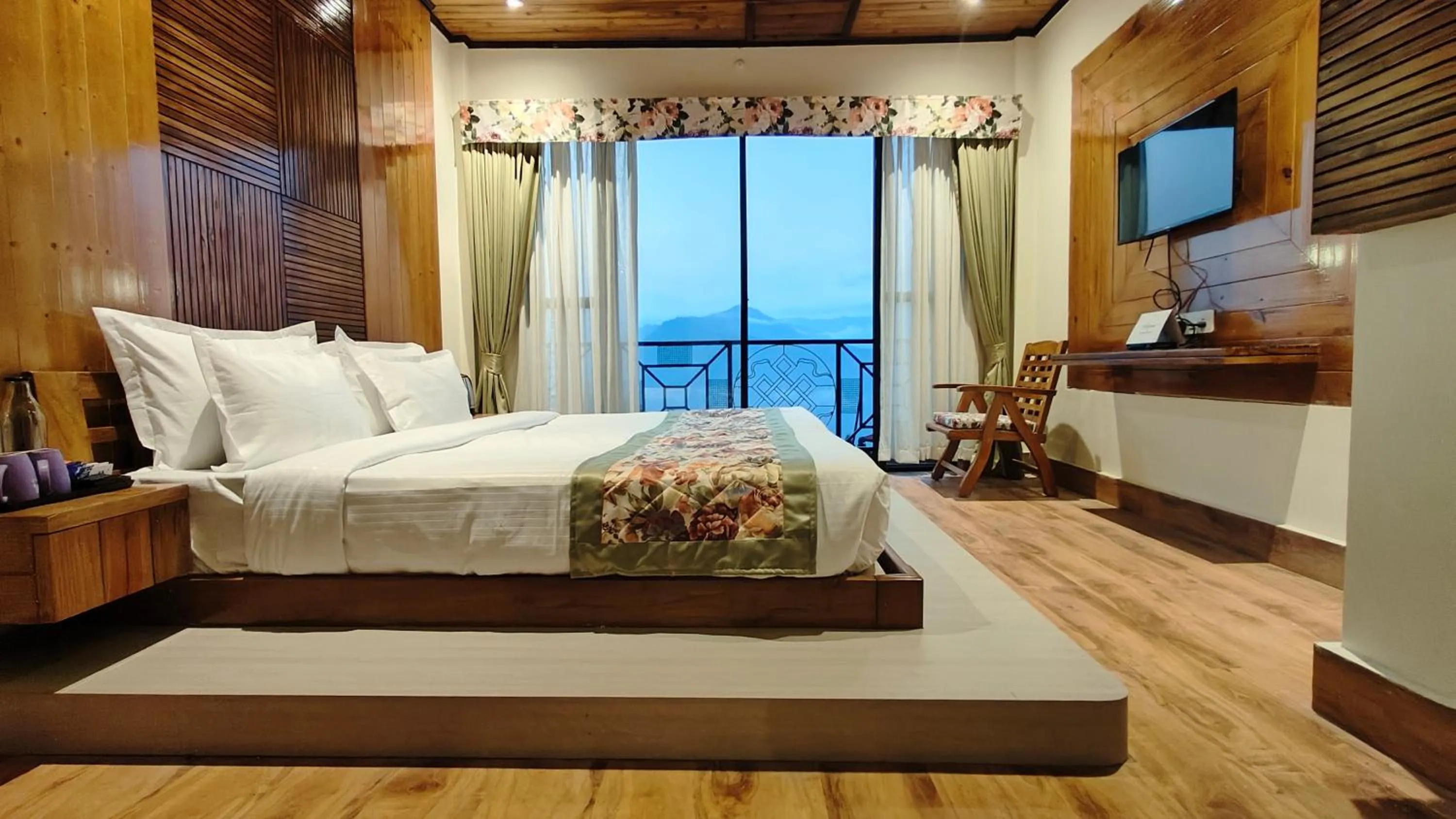 Bed in Mount Polaris Suites & Spa
