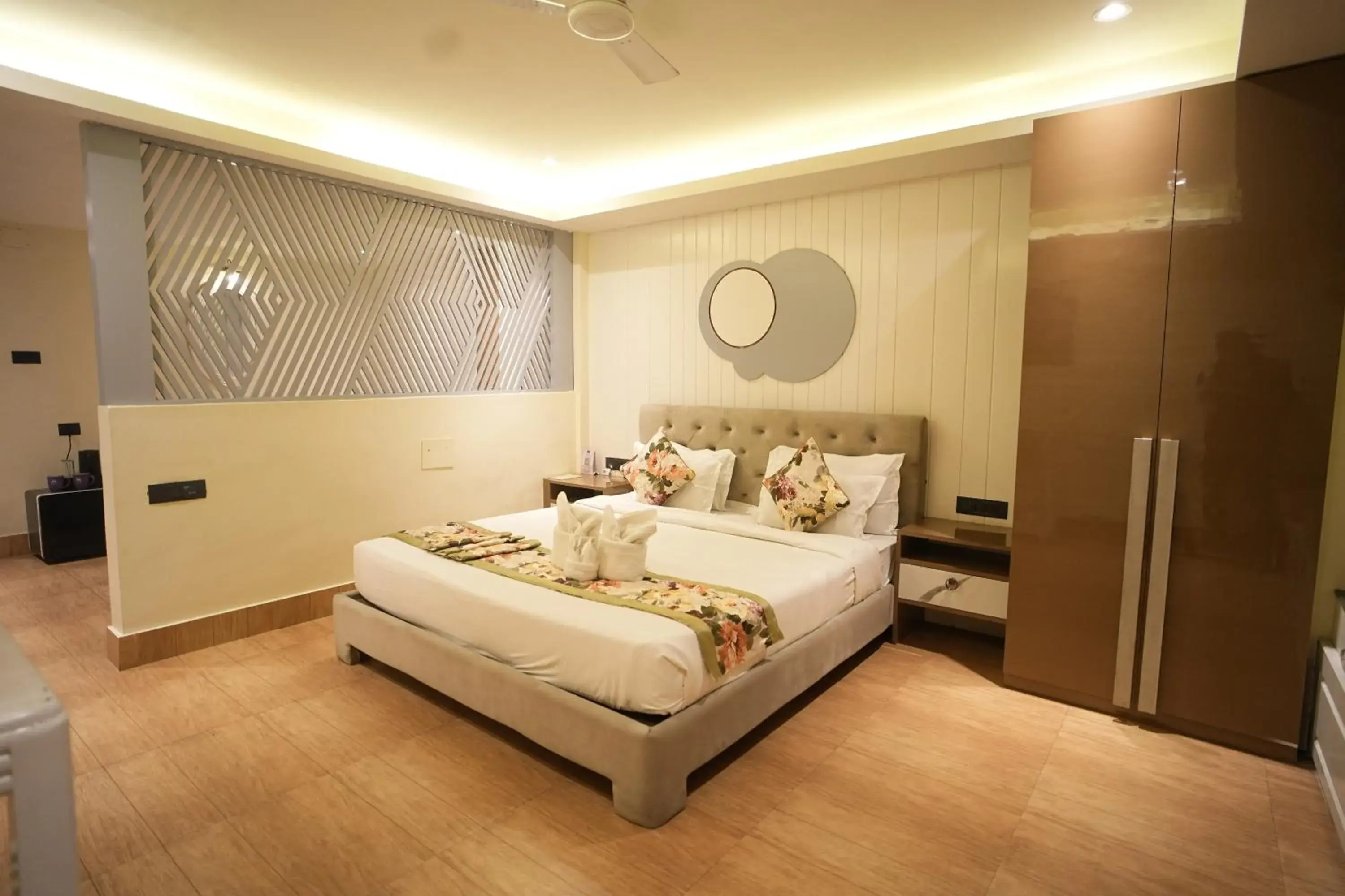 King Suite in Mount Polaris Suites & Spa King Suite in Mount Polaris Suites & Spa