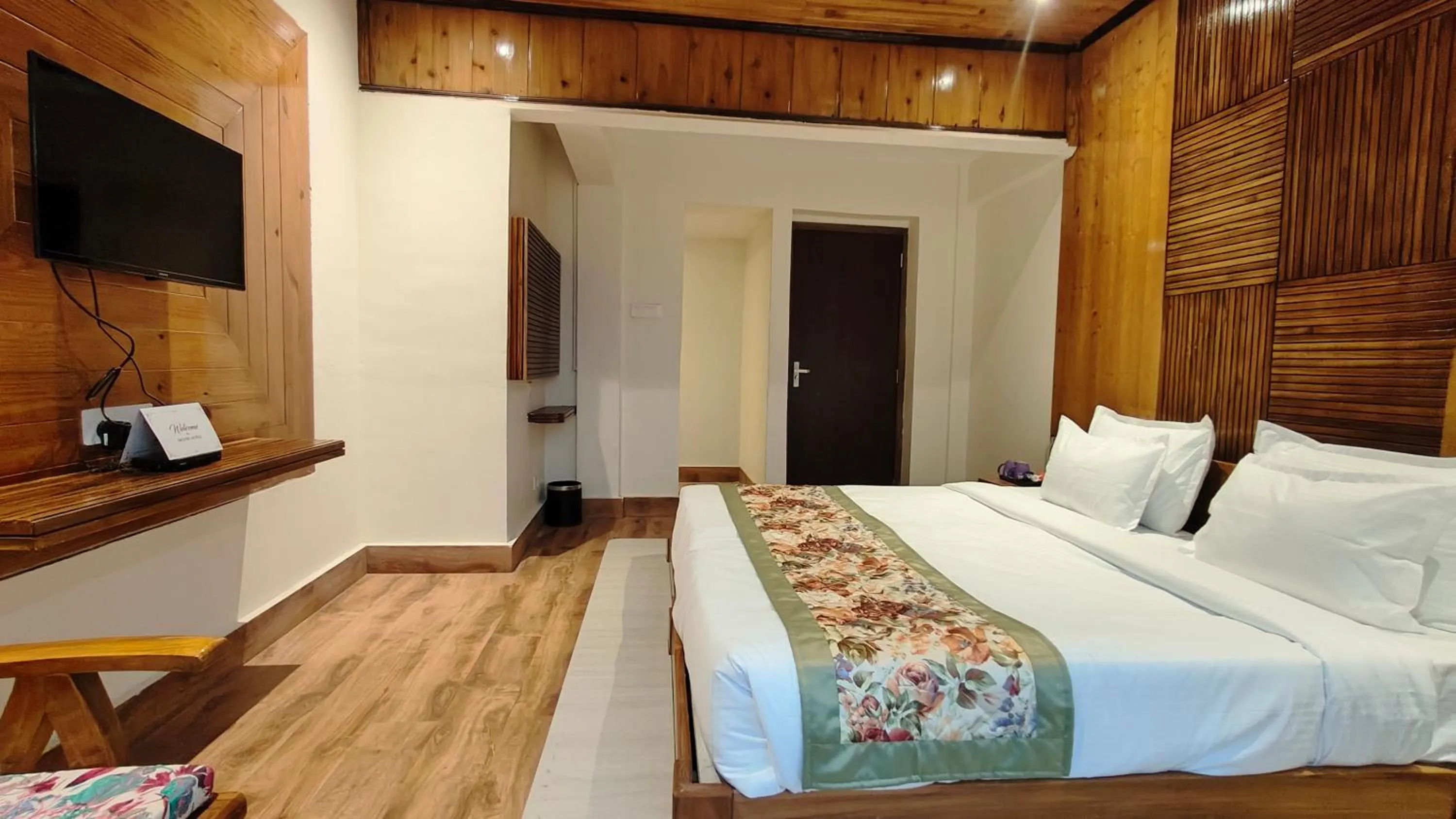 Bedroom, Bed in Mount Polaris Suites & Spa