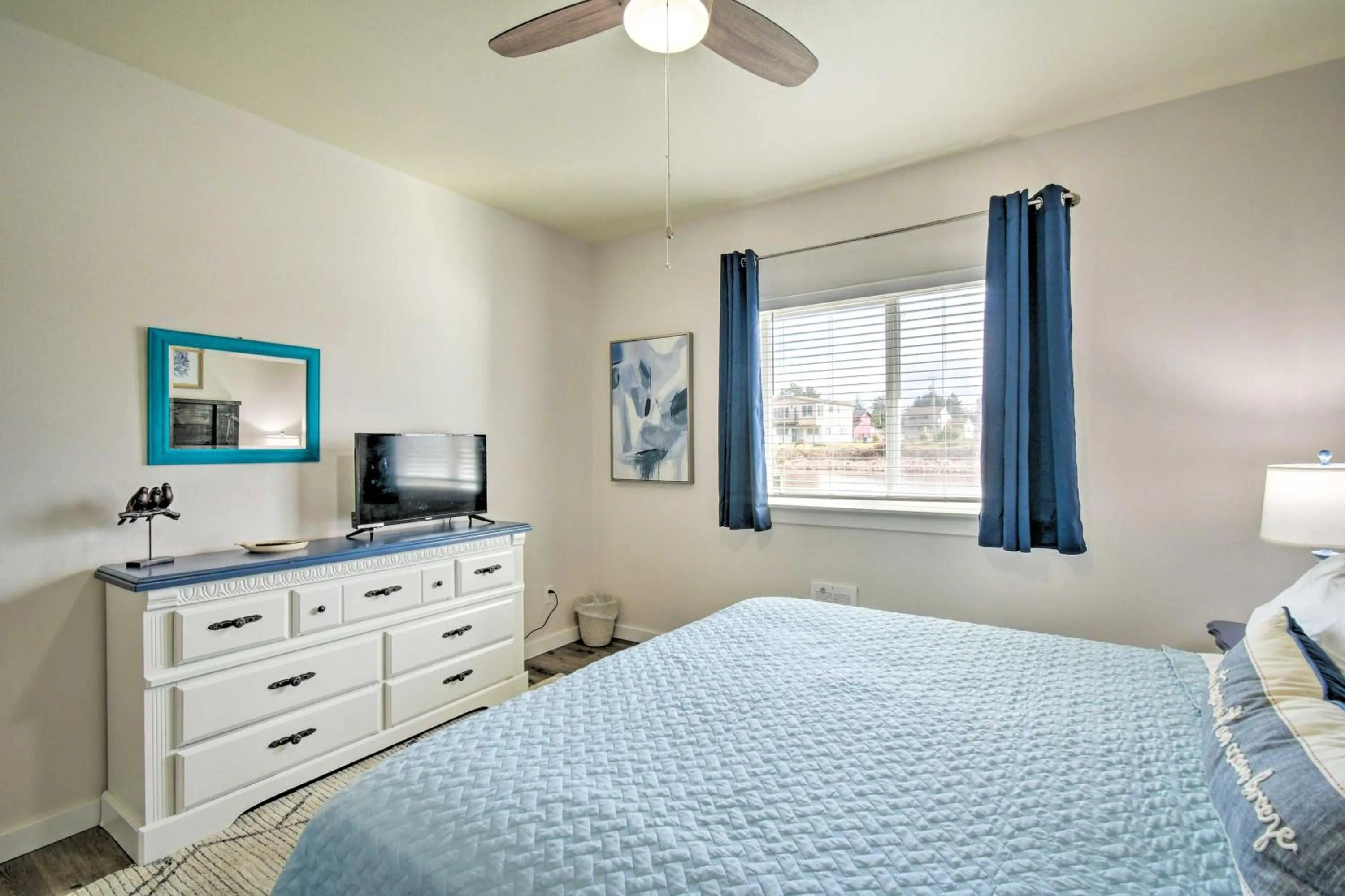 Bed in Waterfront Vacation Rental in Ocean Shores