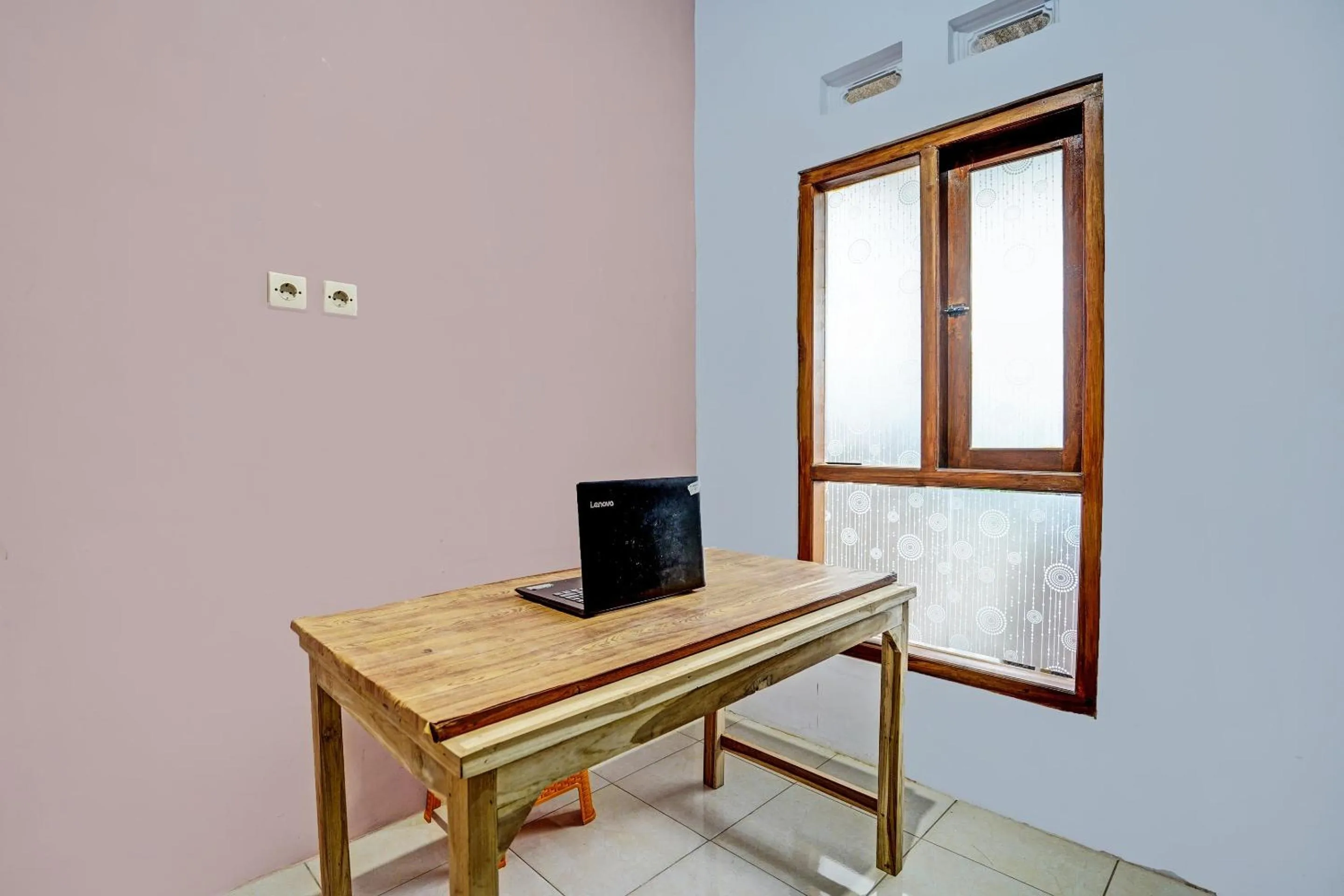 Lobby or reception in SPOT ON 92370 Sobat Ijen HomestayNearSungai Prengsengan