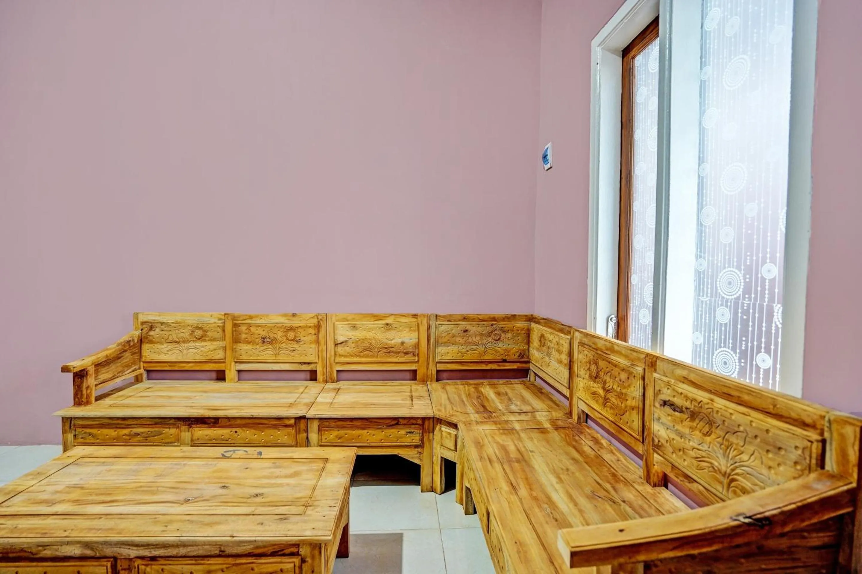 Lobby or reception in SPOT ON 92370 Sobat Ijen HomestayNearSungai Prengsengan