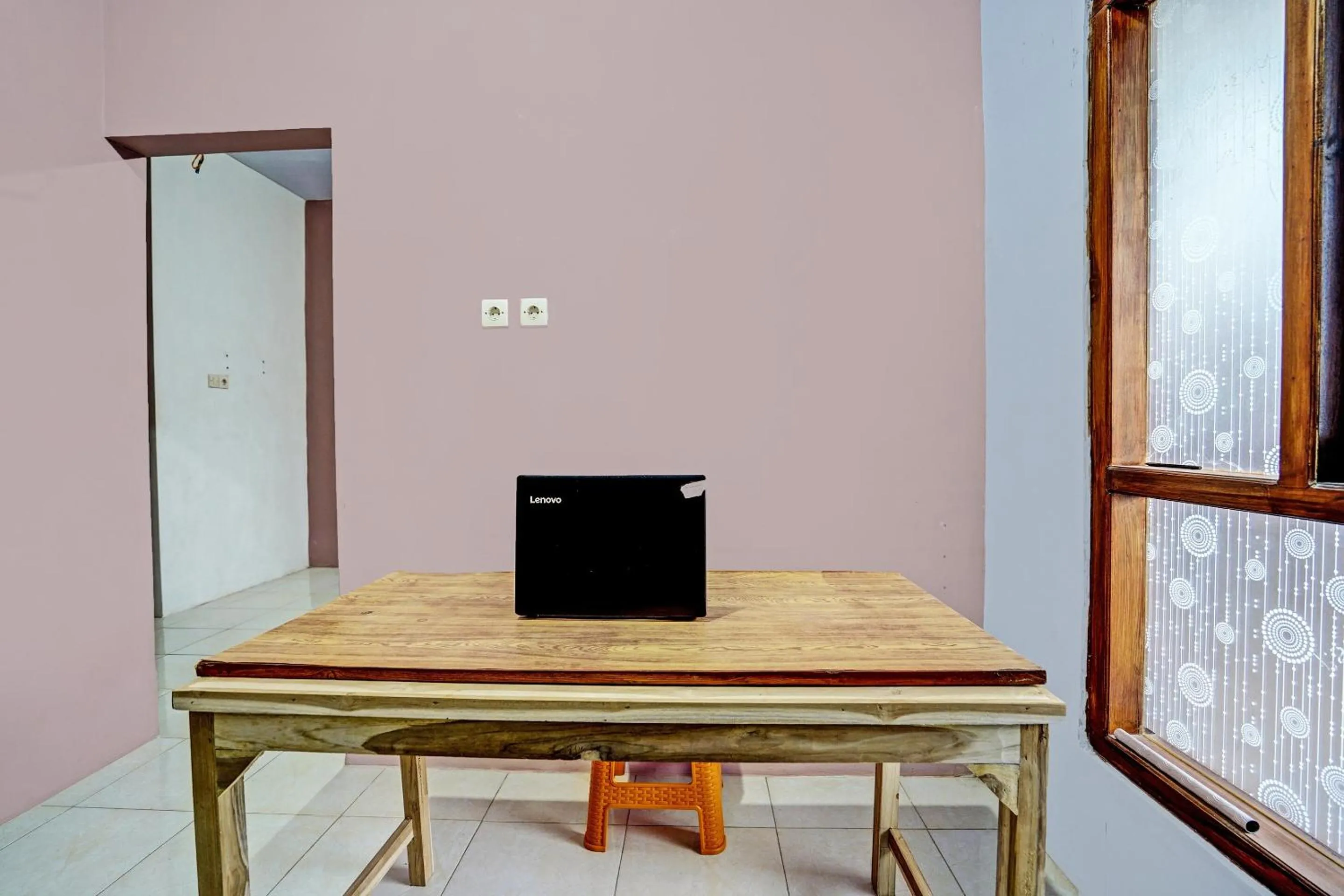 Lobby or reception in SPOT ON 92370 Sobat Ijen HomestayNearSungai Prengsengan