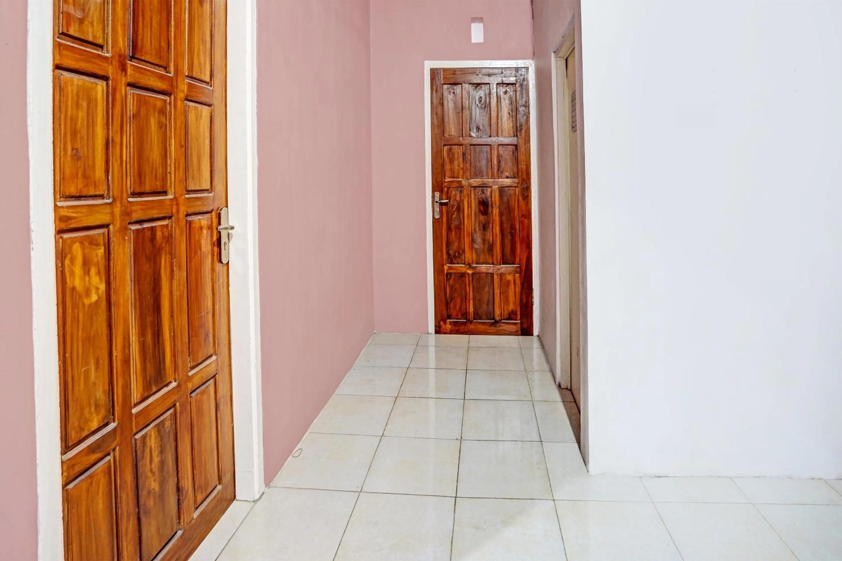 Lobby or reception in SPOT ON 92370 Sobat Ijen HomestayNearSungai Prengsengan