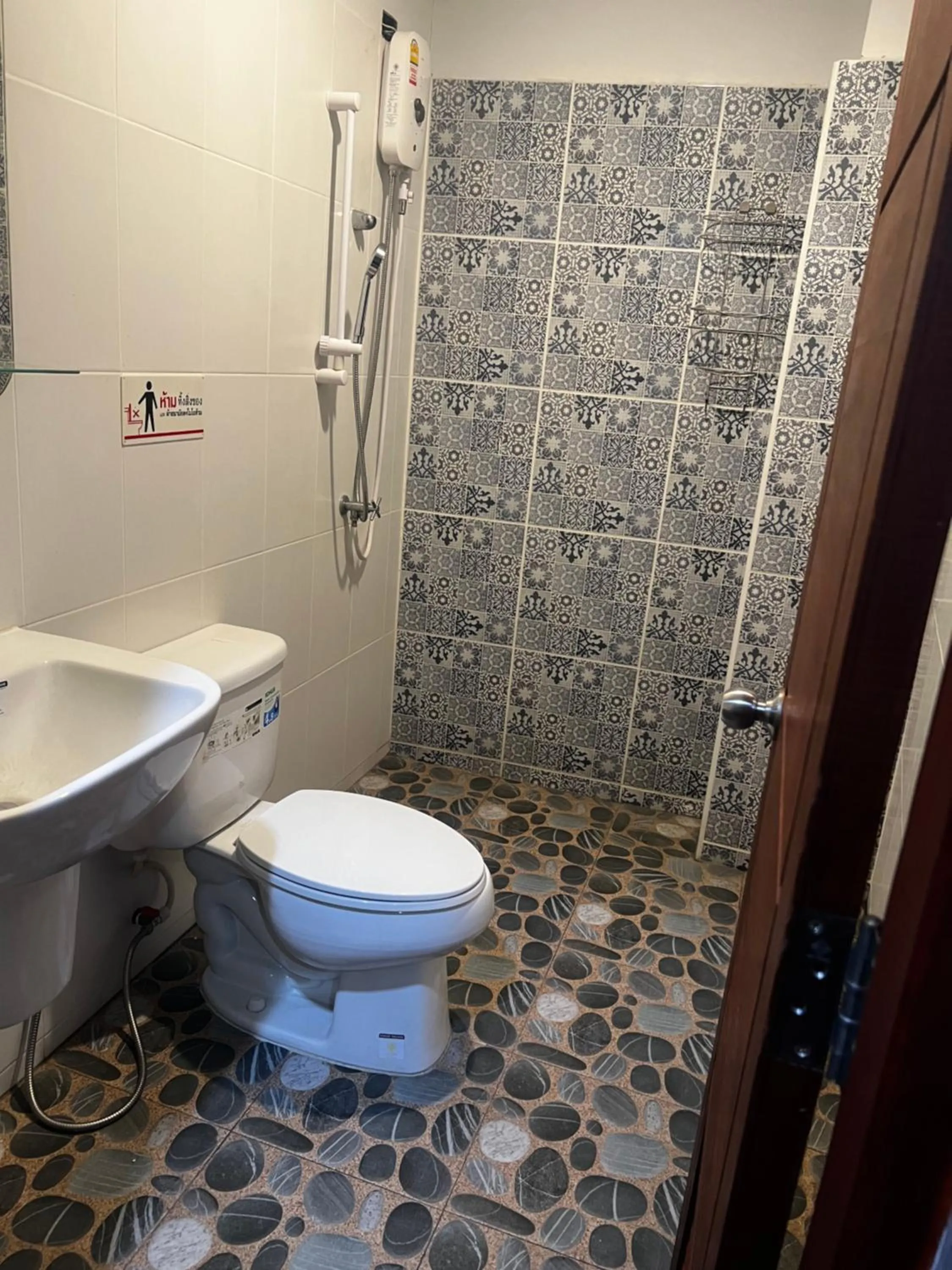 Toilet in Apsara Inn