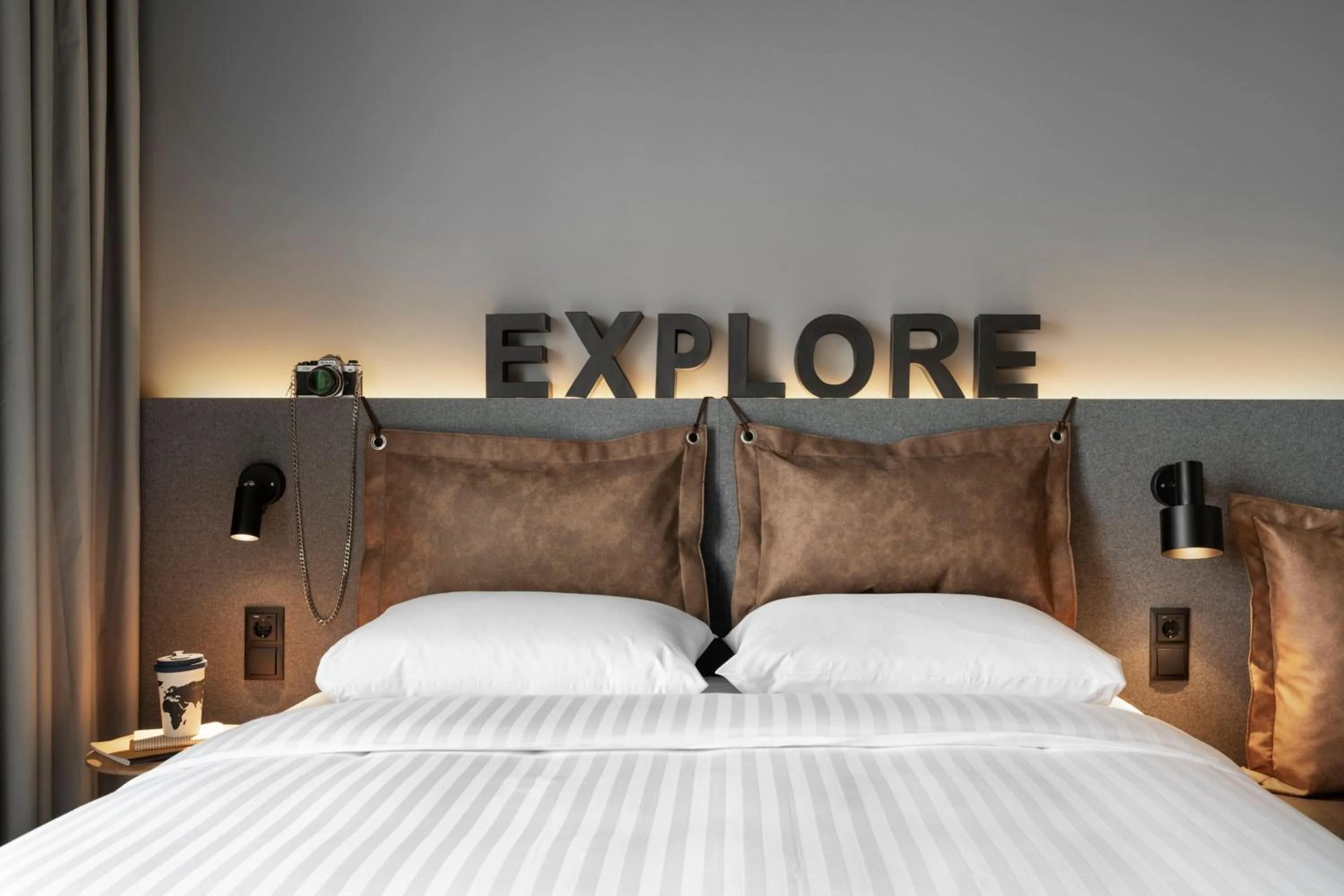 Photo of the whole room, Bed in Moxy Tromso