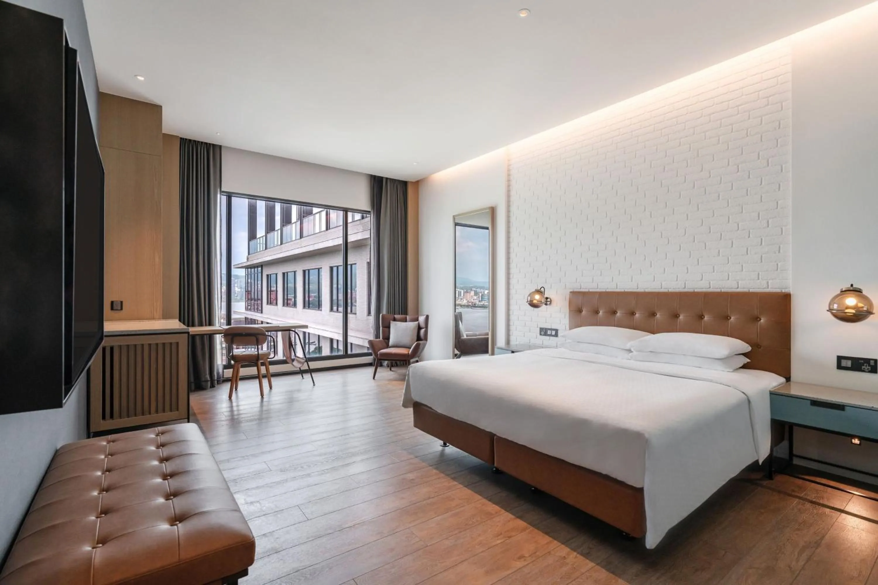 Photo of the whole room, Bed in Four Points by Sheraton Taipei Bali