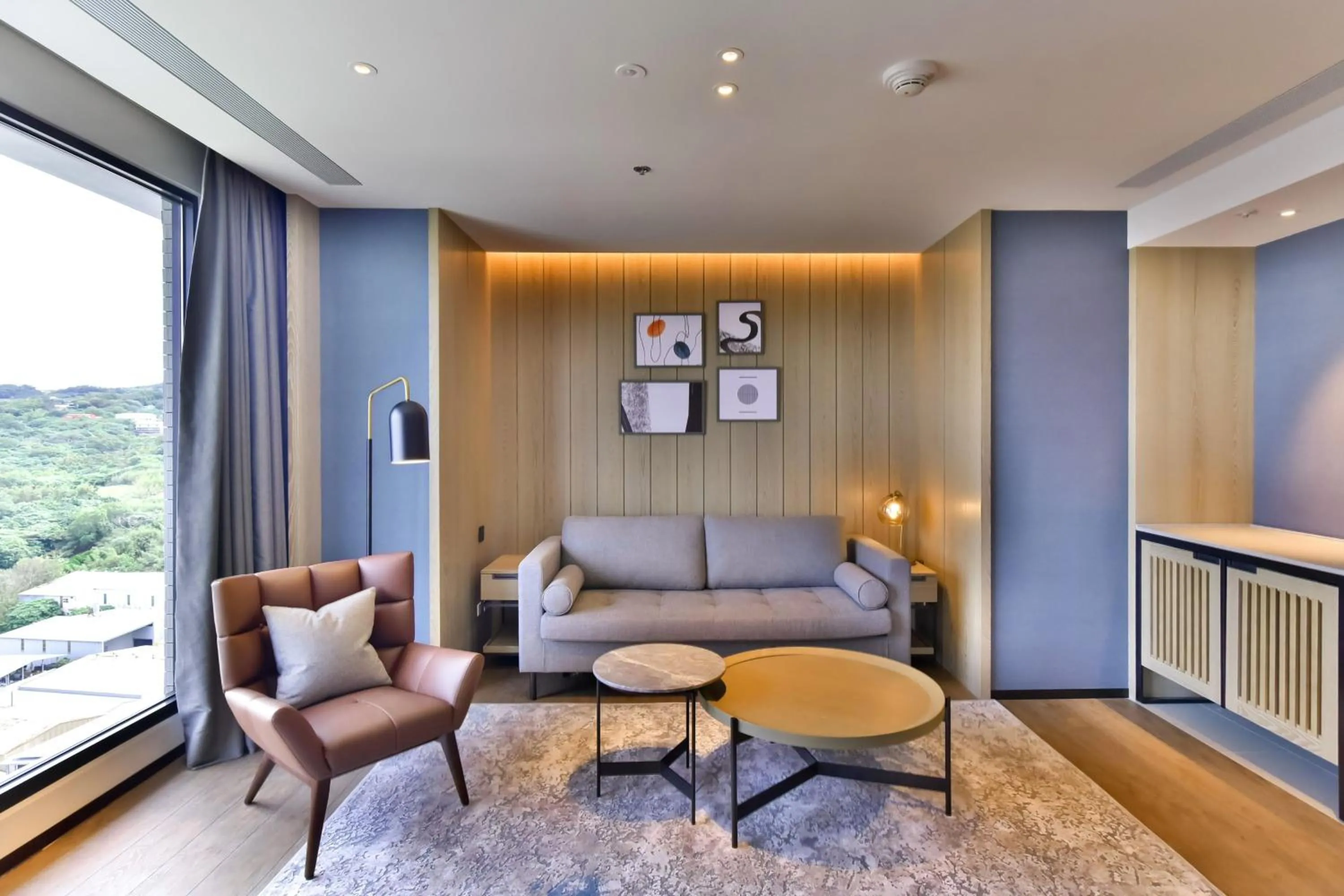 Living room in Four Points by Sheraton Taipei Bali