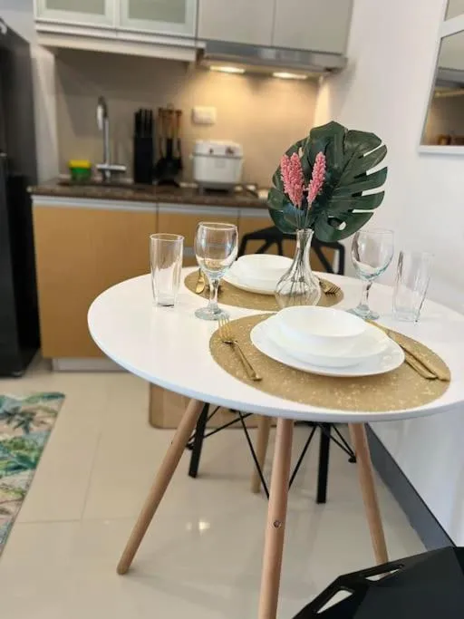 Cozy Studio Viceroy Residences McKinley Hill Bgc
