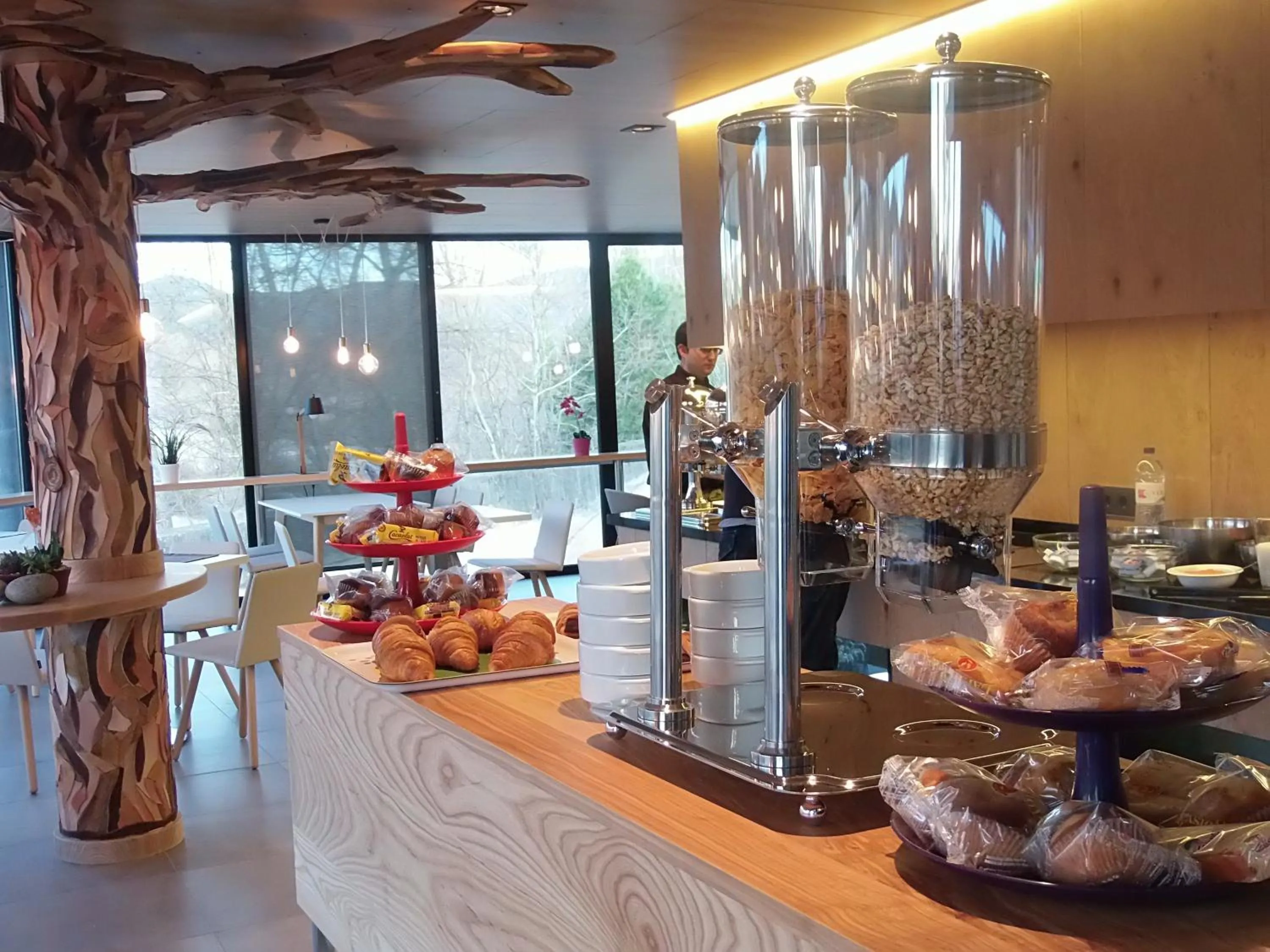 Restaurant/places to eat in Hotel Sanchez