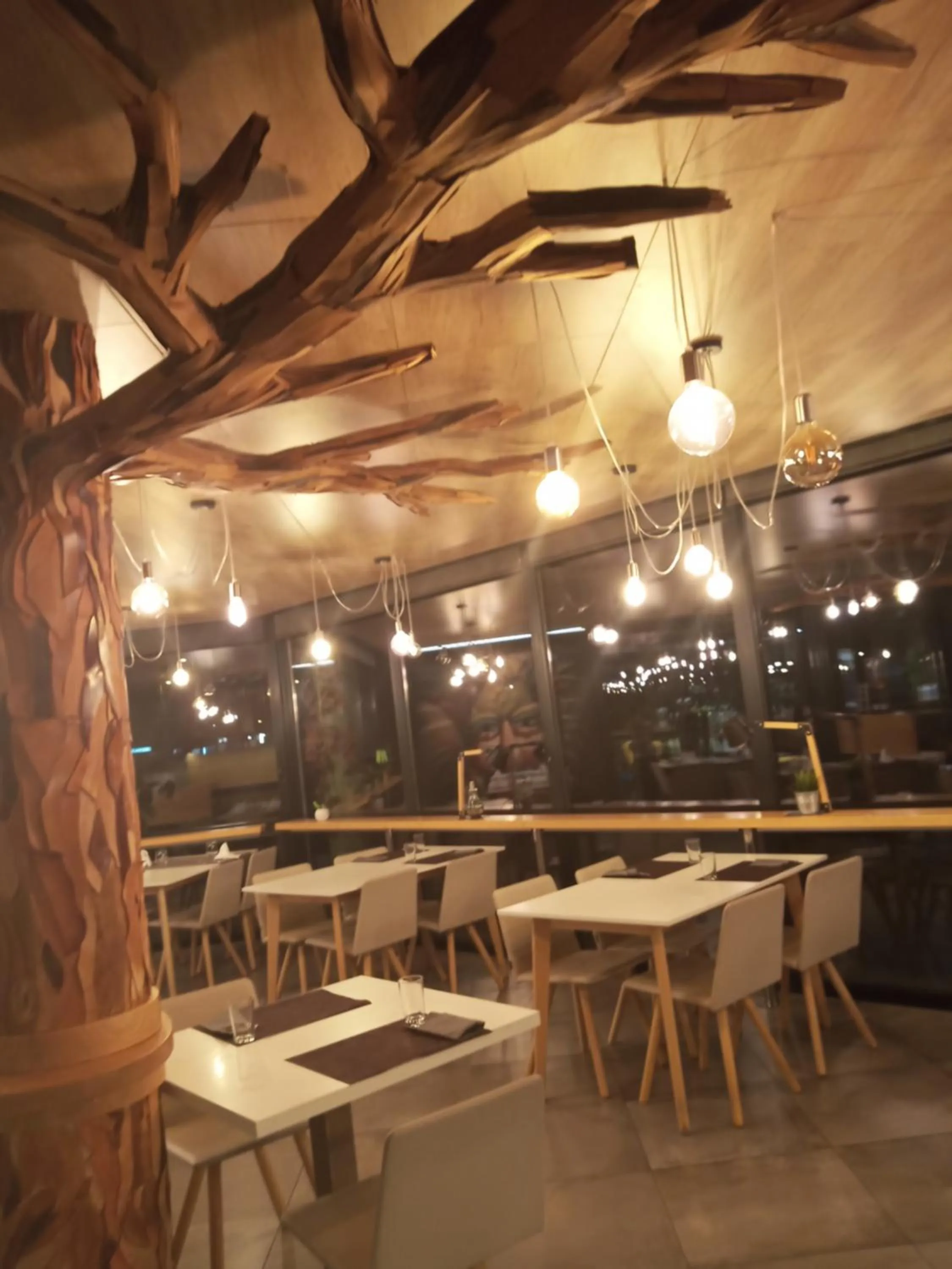 Restaurant/places to eat in Hotel Sanchez