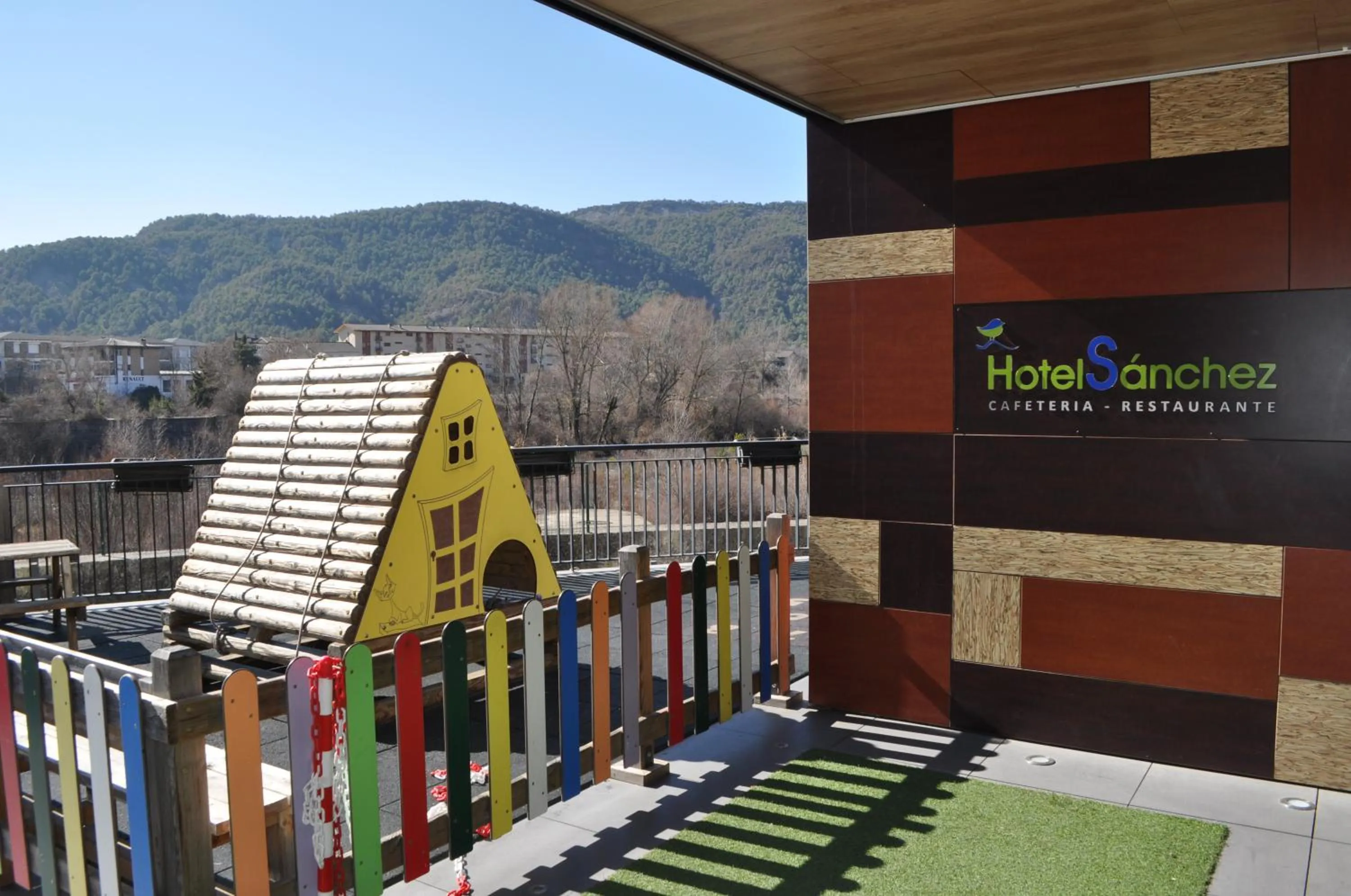 Day in Hotel Sanchez