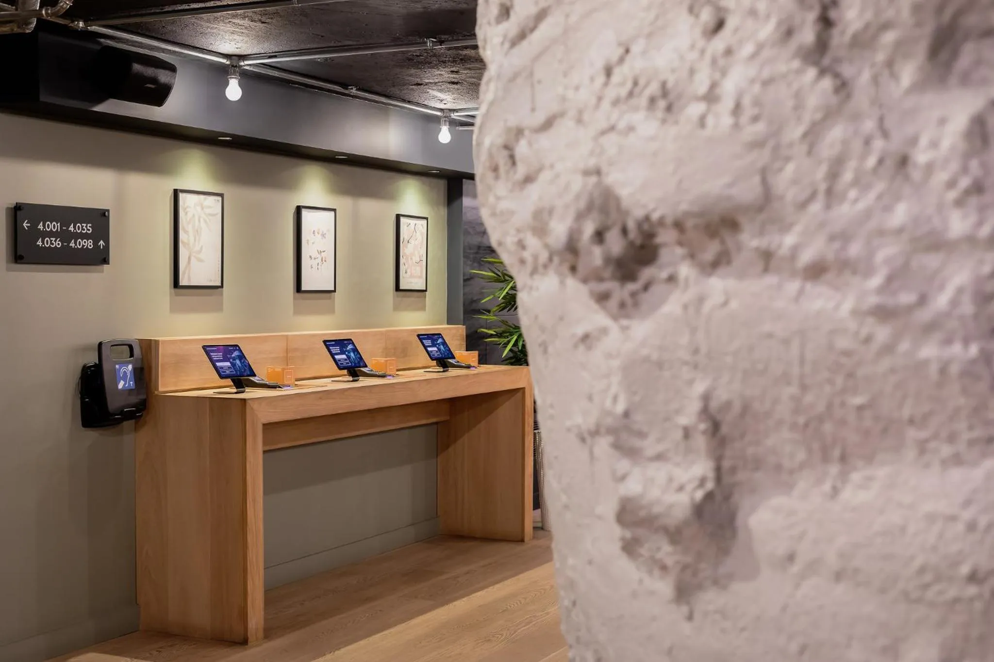 Lobby or reception in Zedwell Underground Hotel Tottenham Court Rd