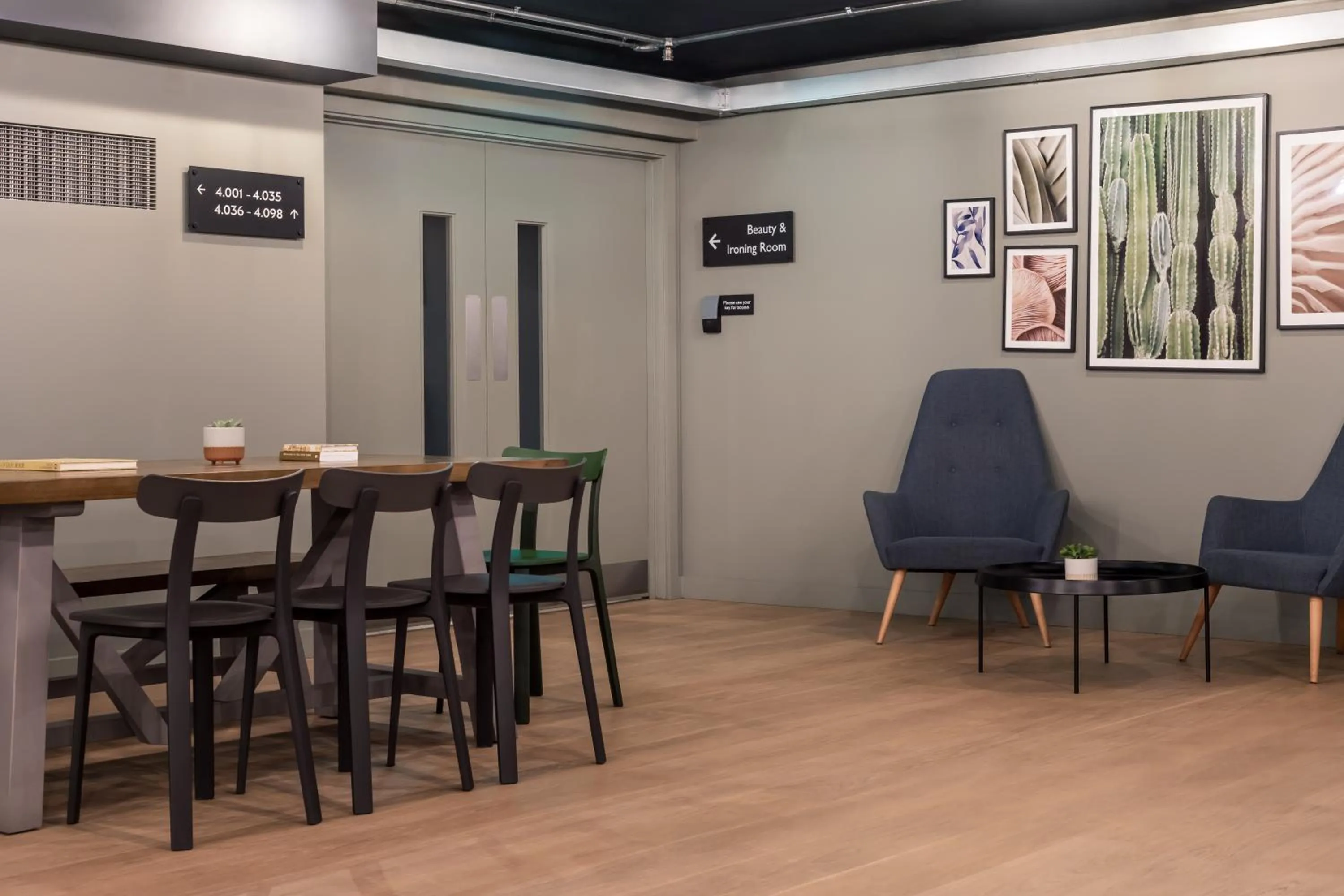 Lobby or reception in Zedwell Underground Hotel Tottenham Court Rd