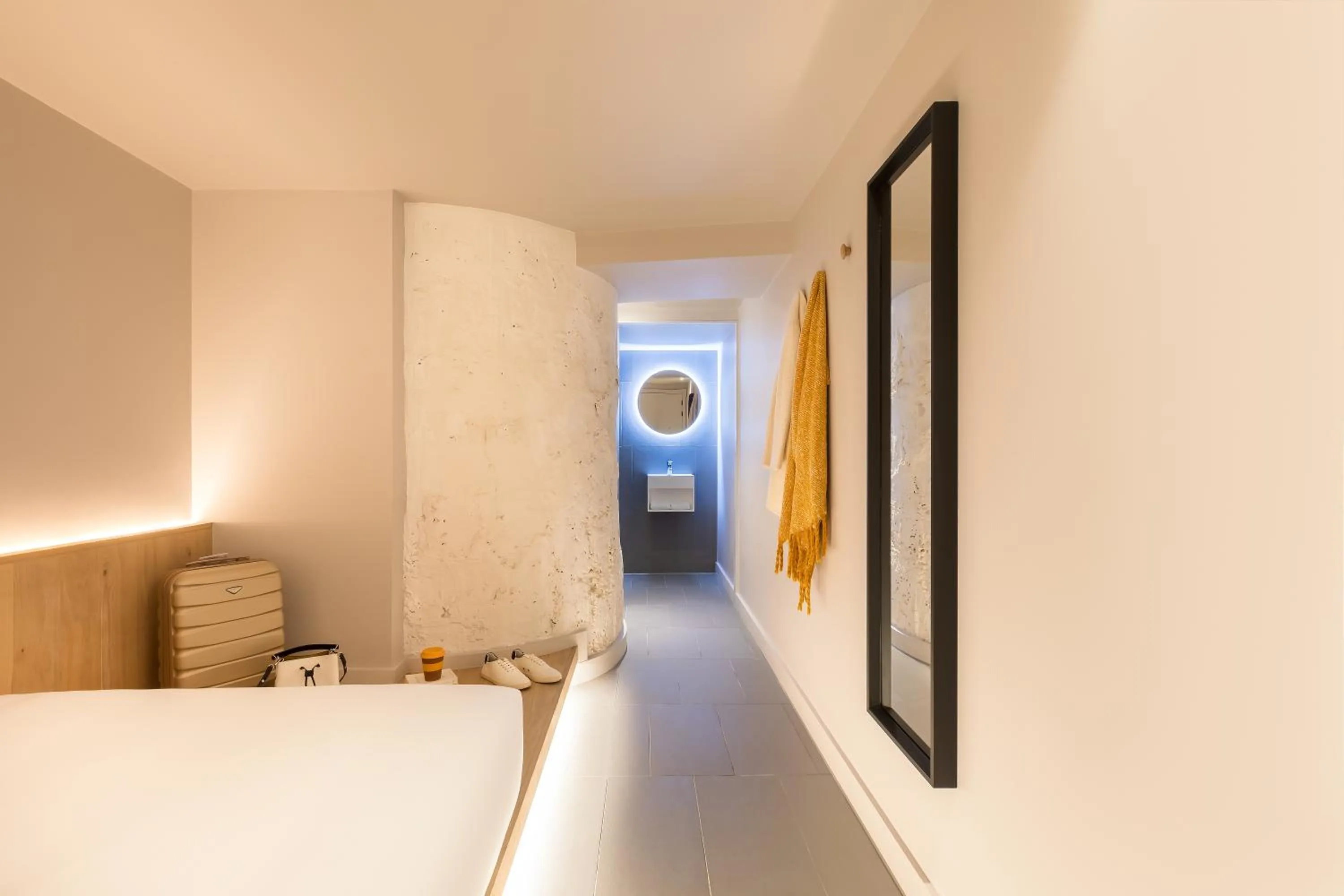 Bedroom, Bed in Zedwell Underground Hotel Tottenham Court Rd