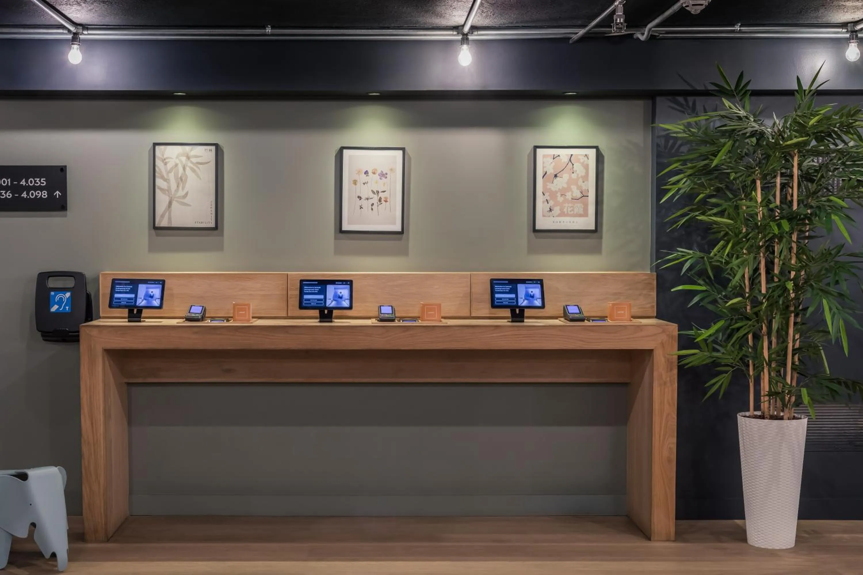 Lobby or reception in Zedwell Underground Hotel Tottenham Court Rd