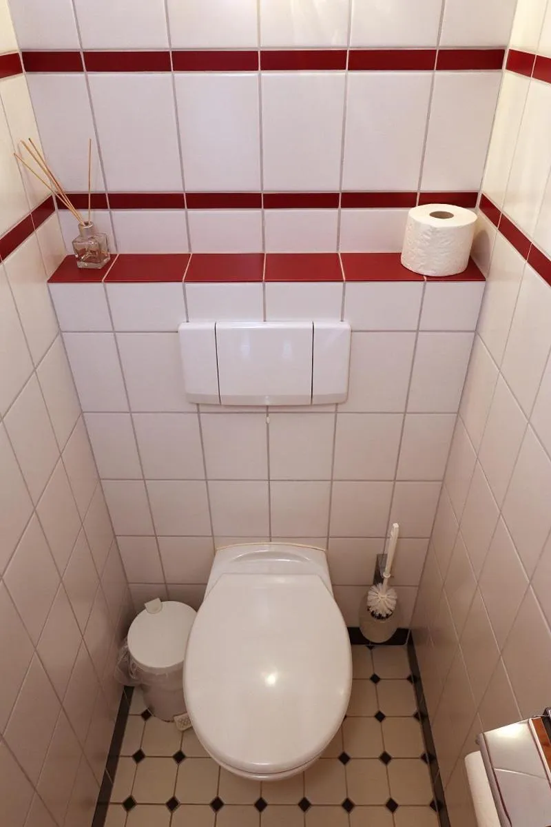 Toilet in Gasthof Rebland