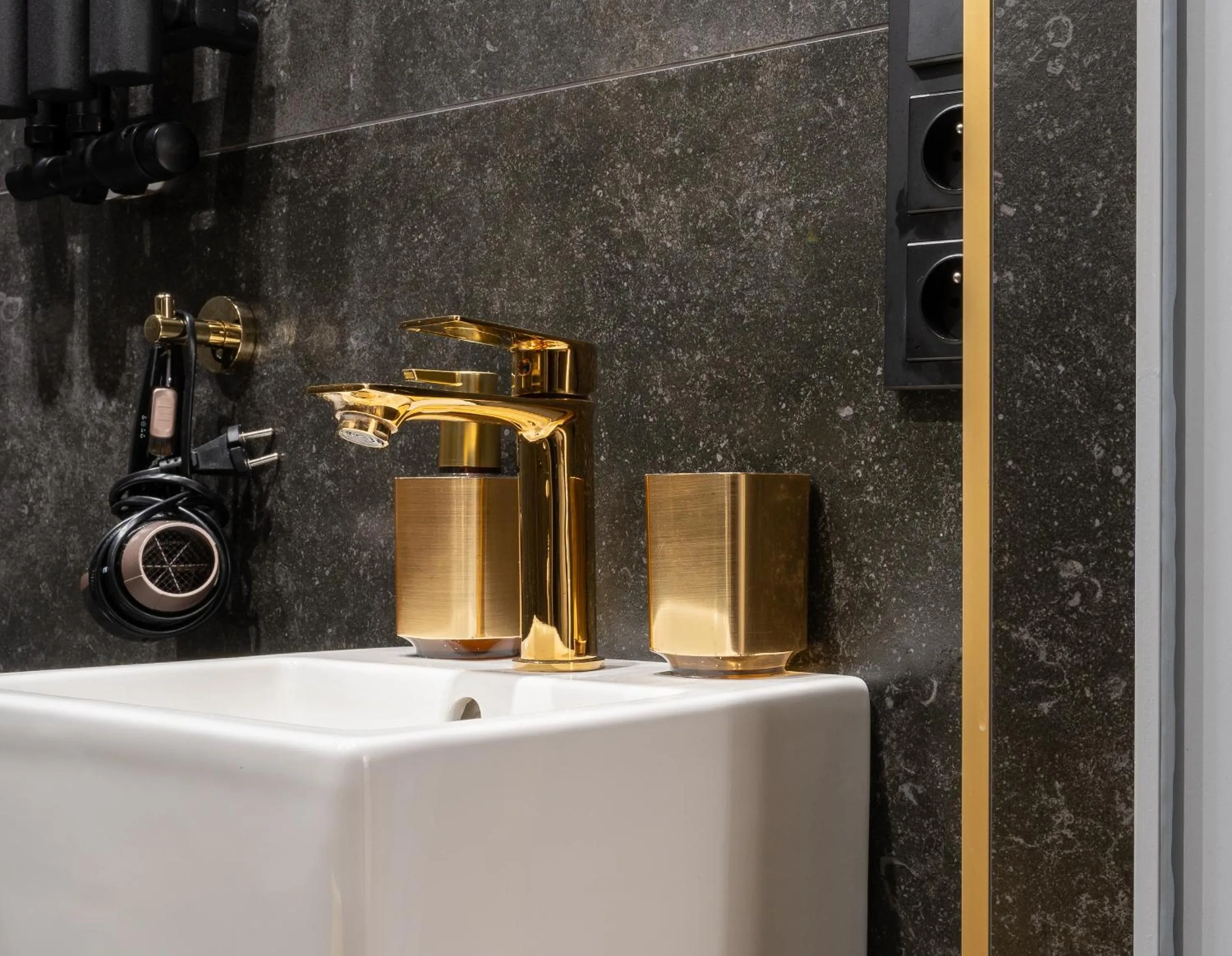 Bathroom in Apartament z Jacuzzi Kraków SHINE Starowiślna