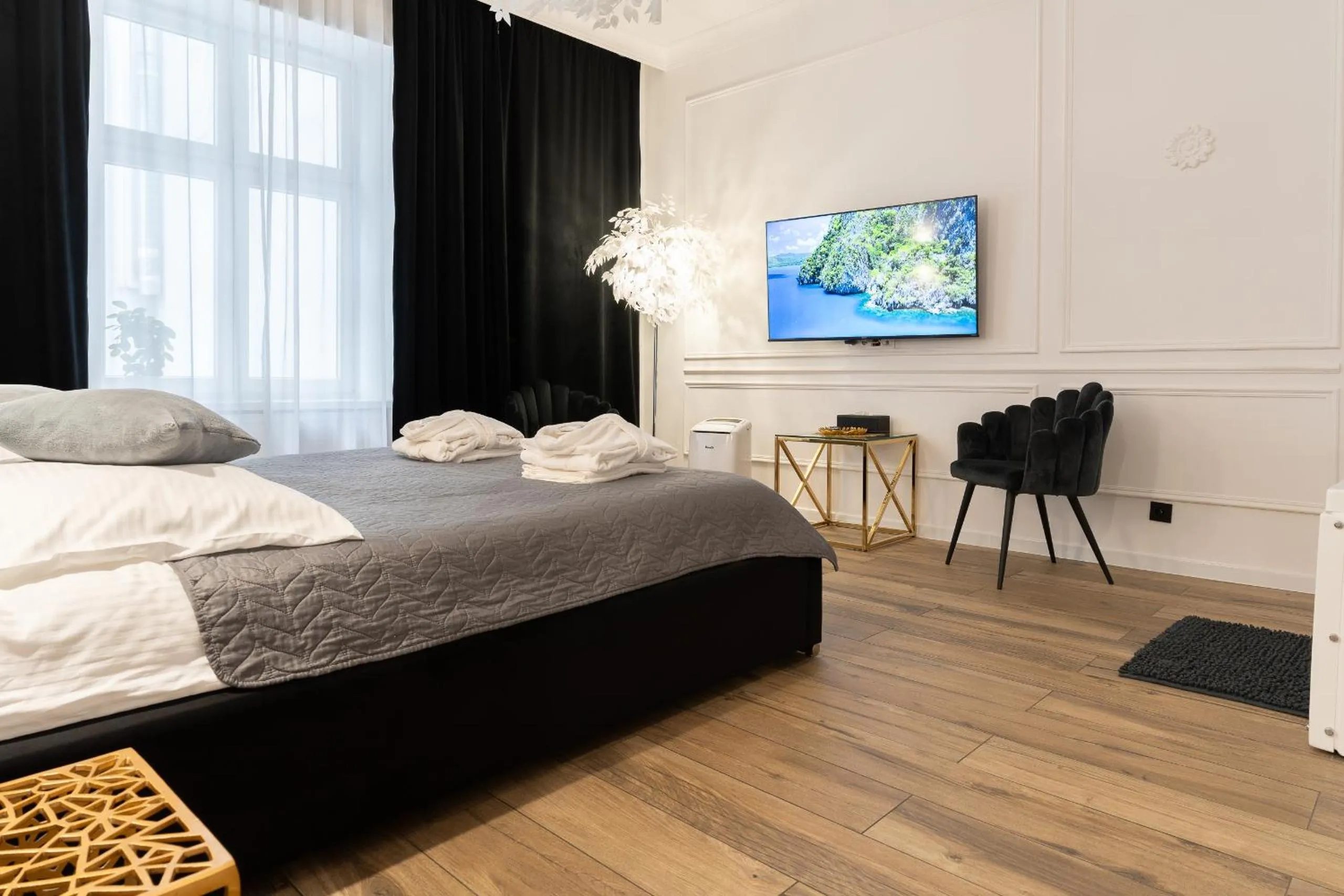 Bed in Apartament z Jacuzzi Kraków SHINE Starowiślna