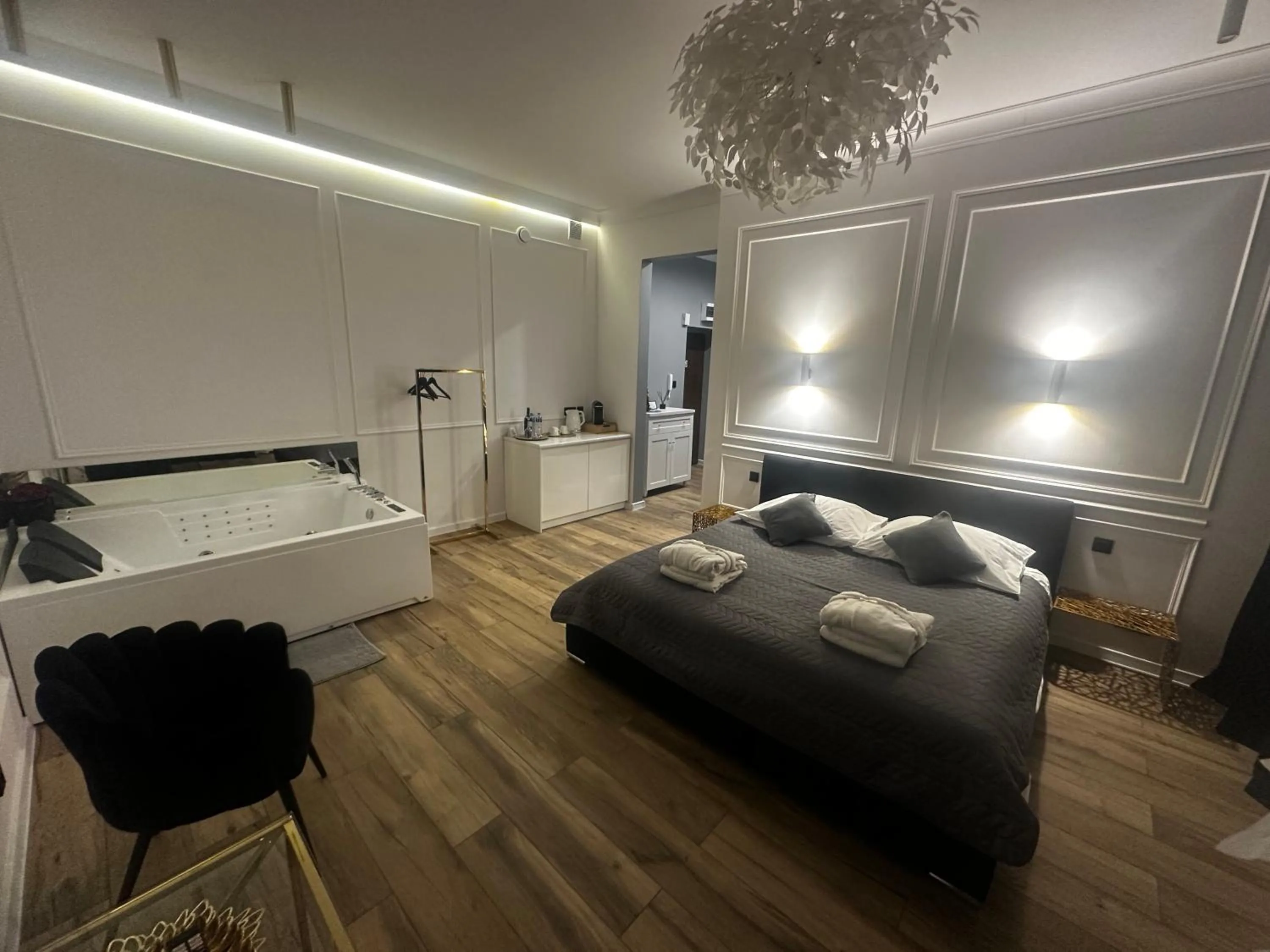 Bed in Apartament z Jacuzzi Kraków SHINE Starowiślna