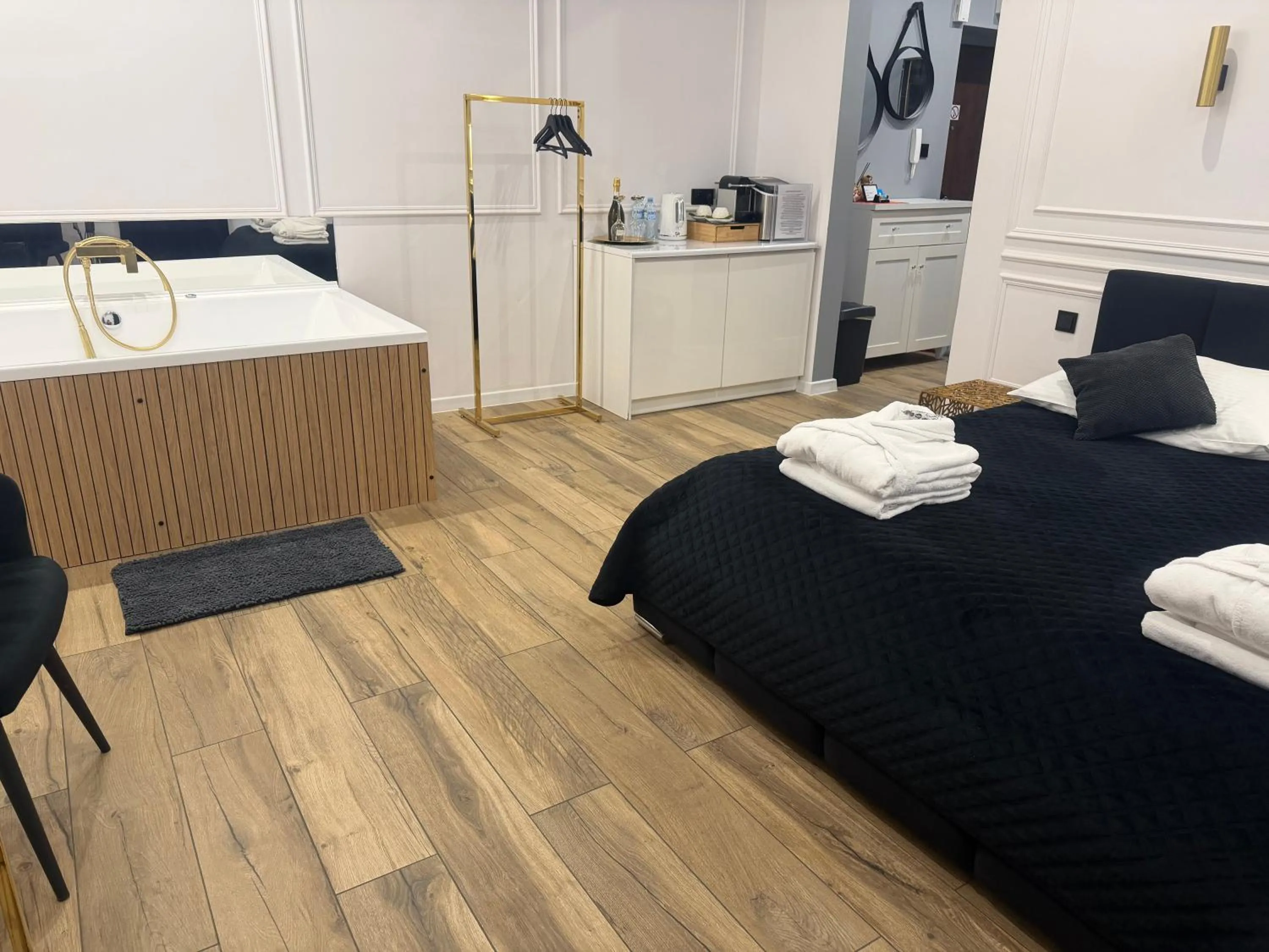 Bed in Apartament z Jacuzzi Kraków SHINE Starowiślna
