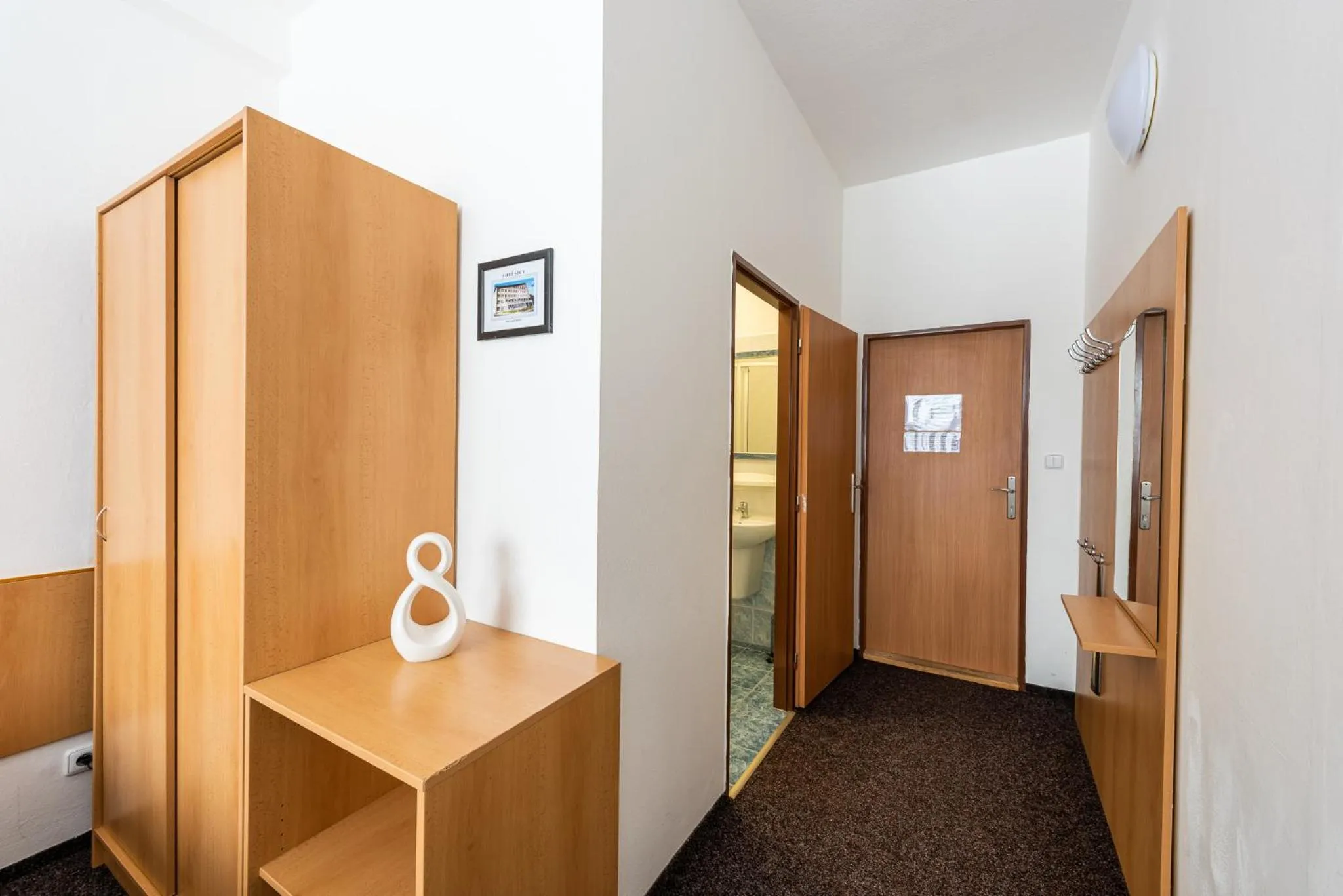 wardrobe in HOTEL AGRI