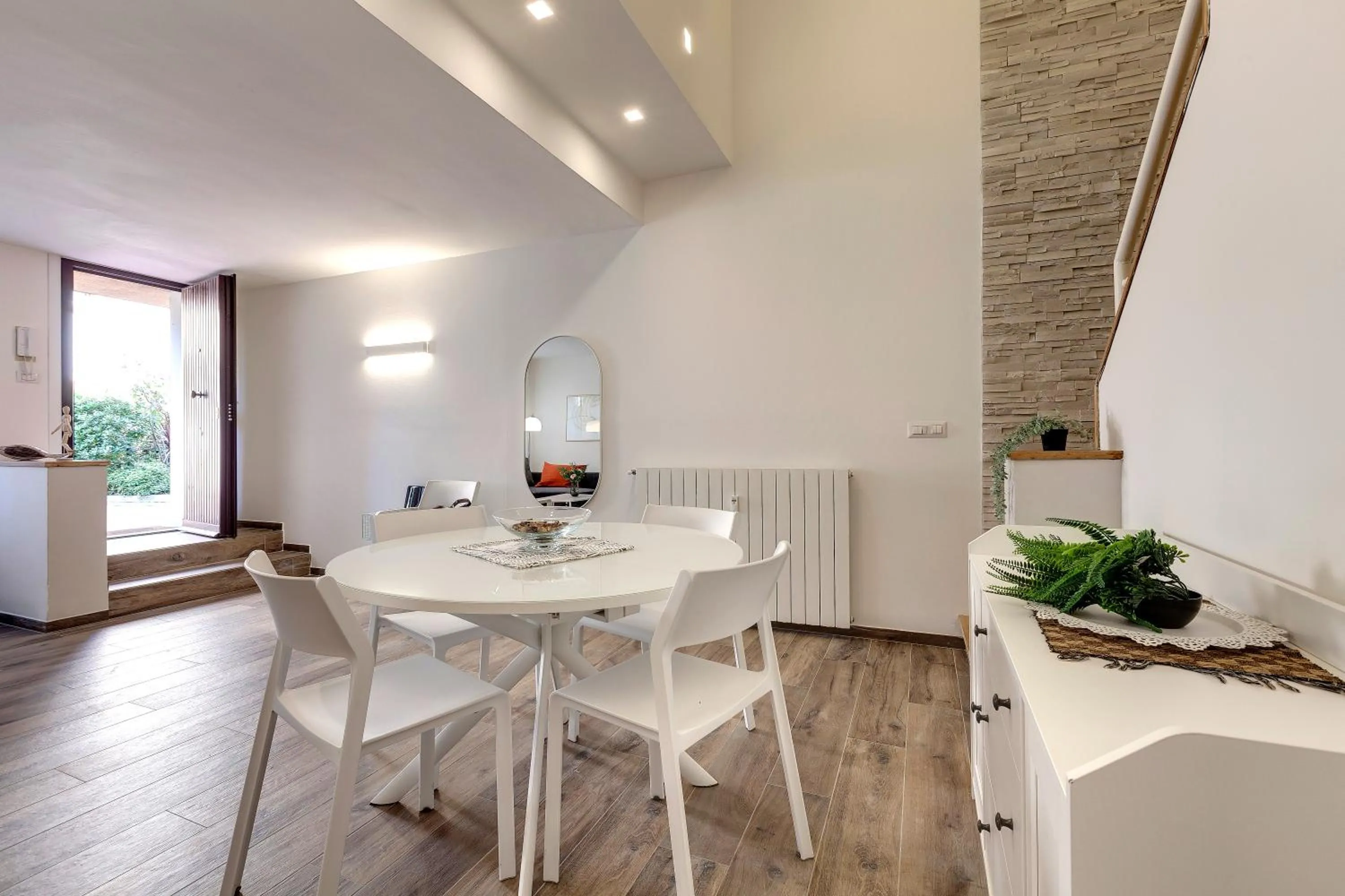 Rachel Apartment by Mamo Florence
