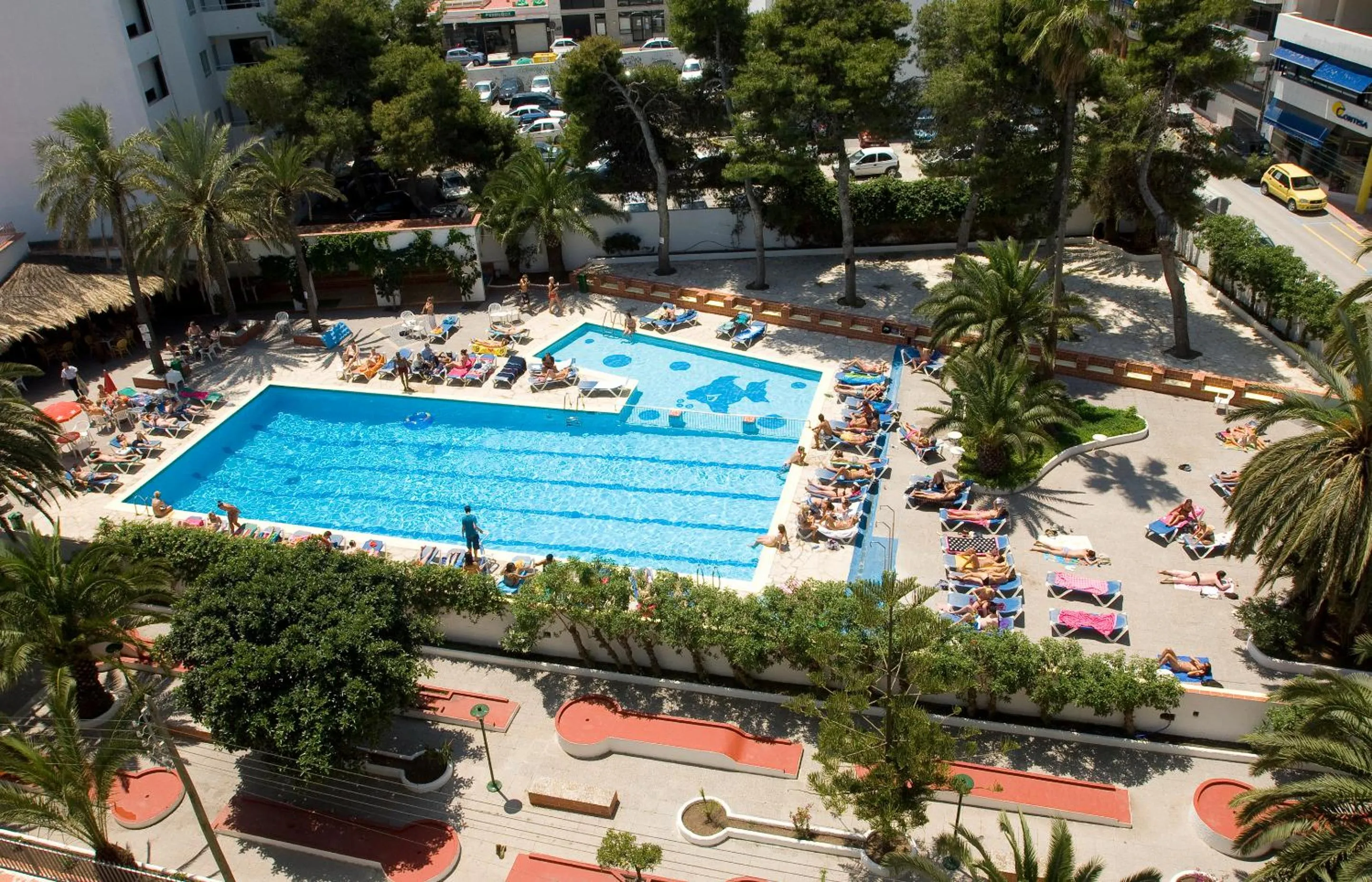 Swimming pool in Hotel Tropical
