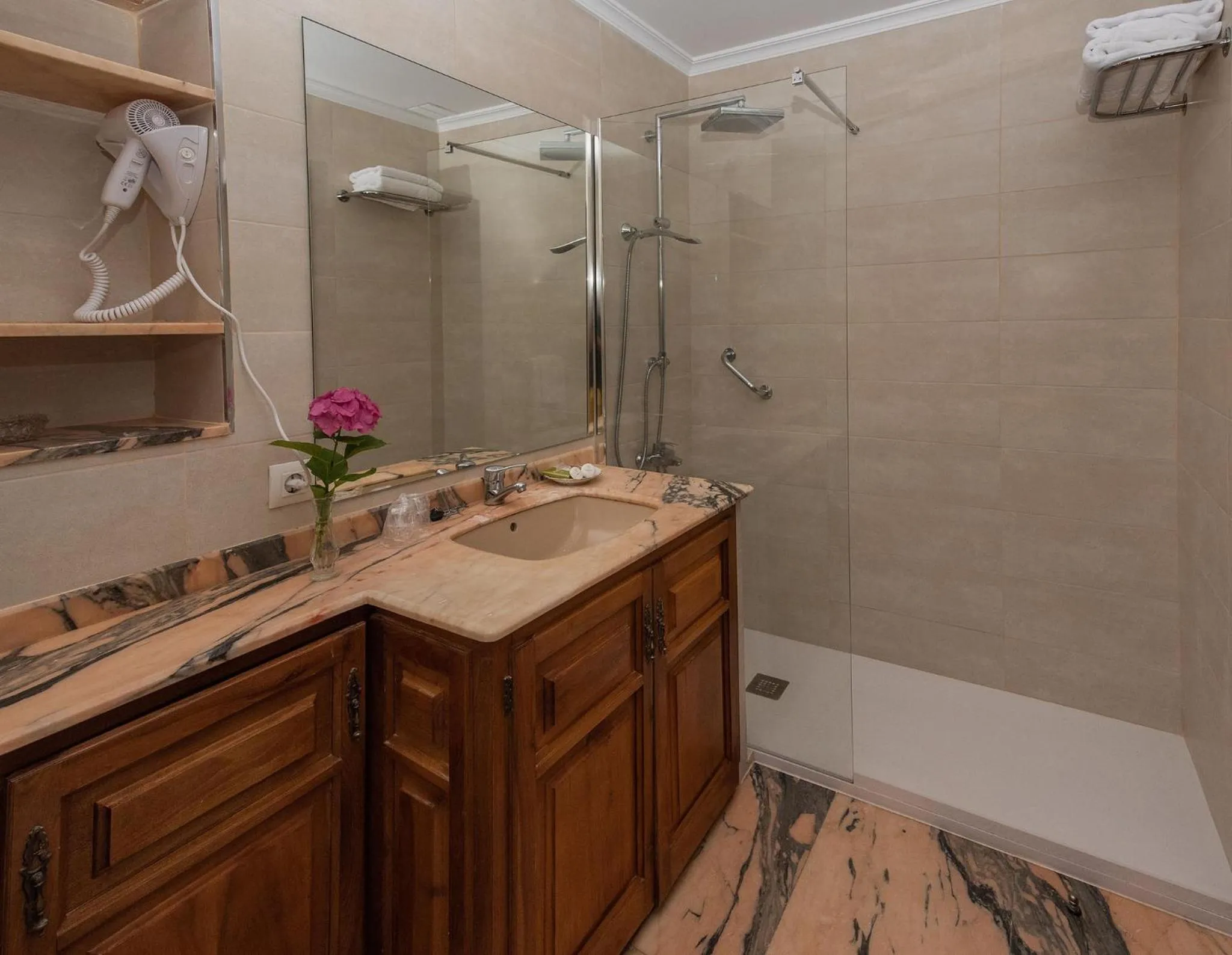 Bathroom in Hotel Sablón