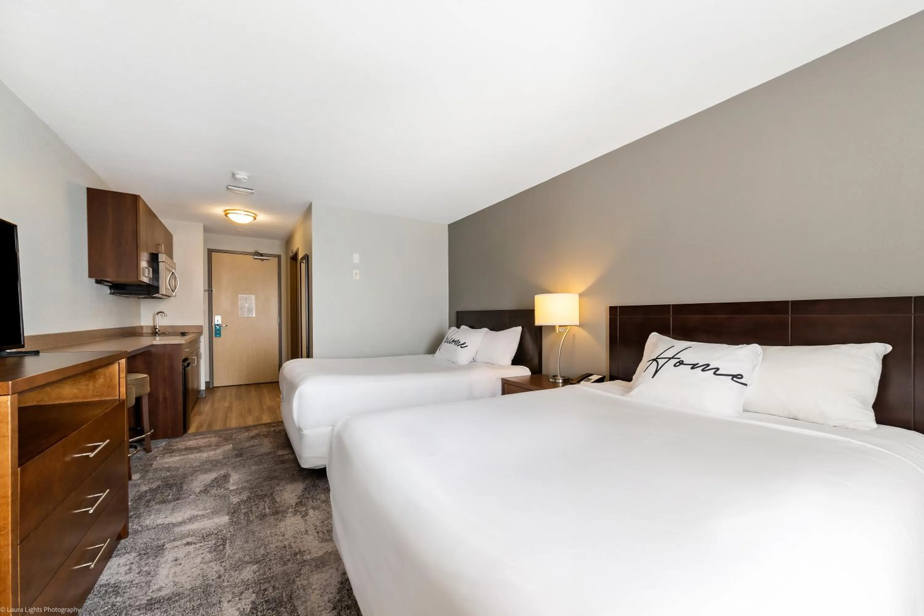 Bed in Home Inn and Suites Lloydminster