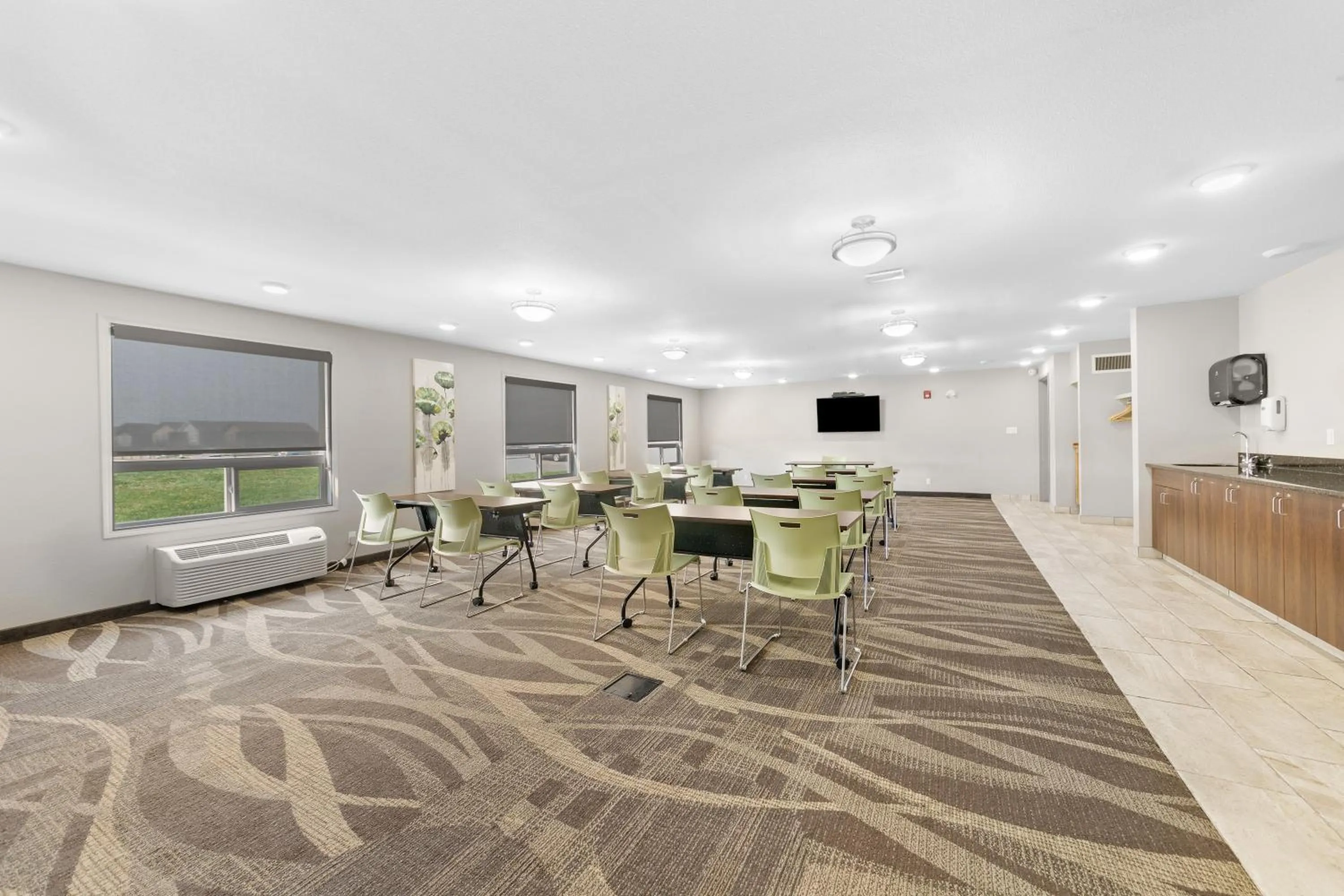 Home Inn and Suites Lloydminster