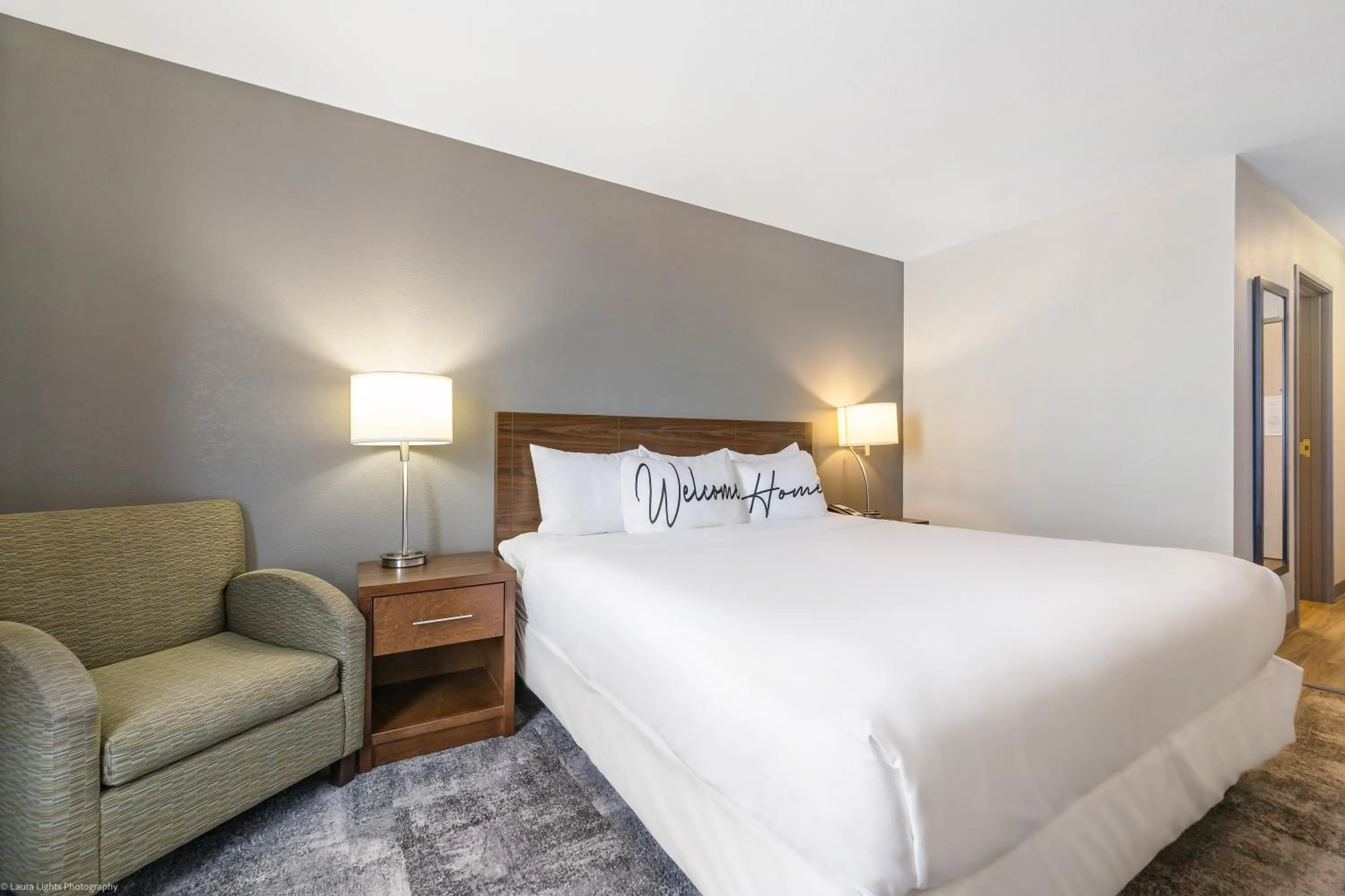 Bed in Home Inn and Suites Lloydminster