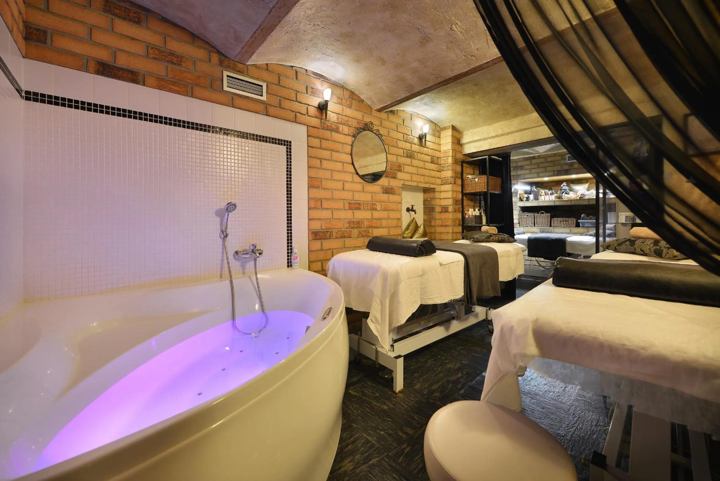 Massage in City Hotel Morris