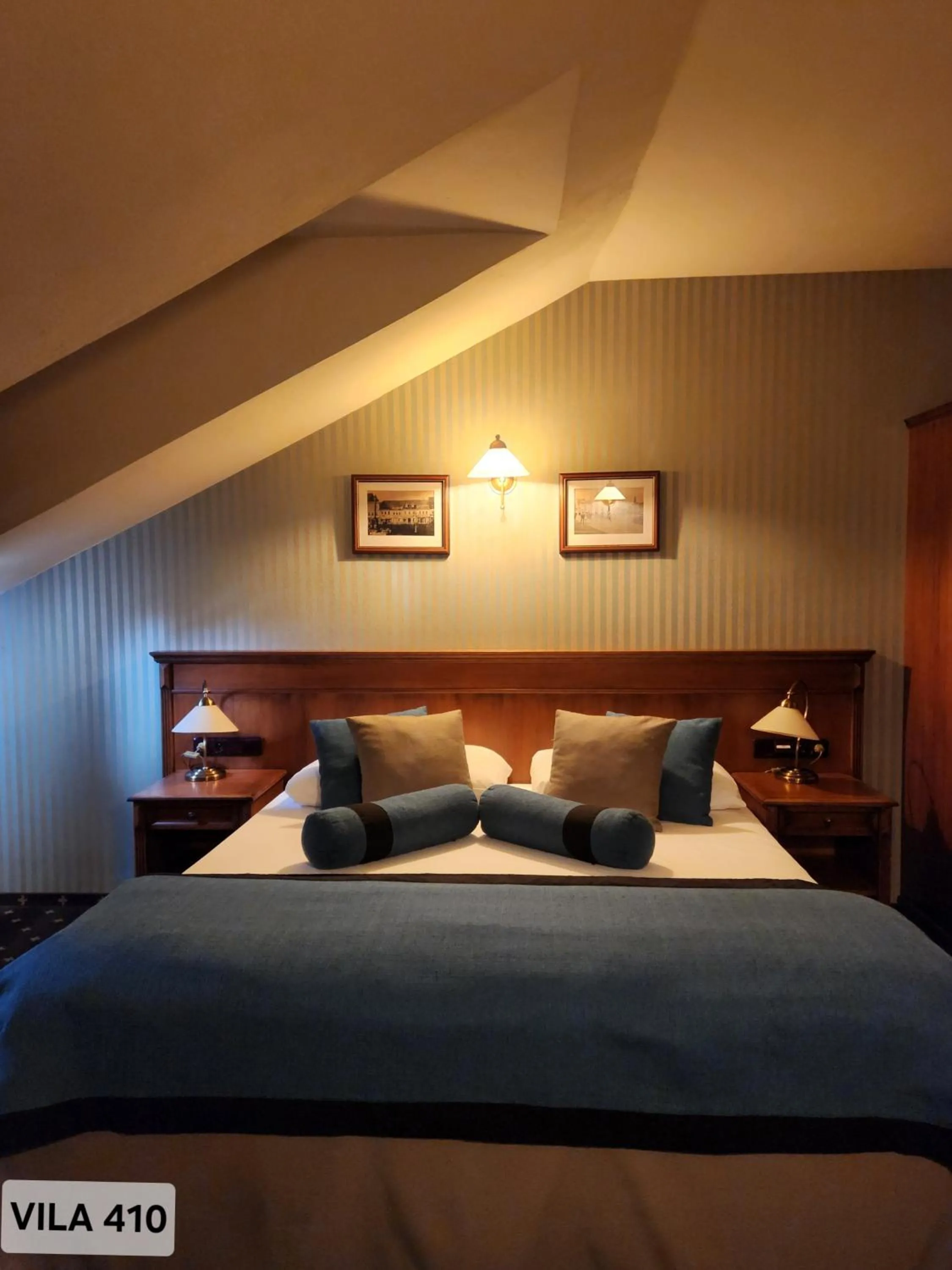 Bed in City Hotel Morris