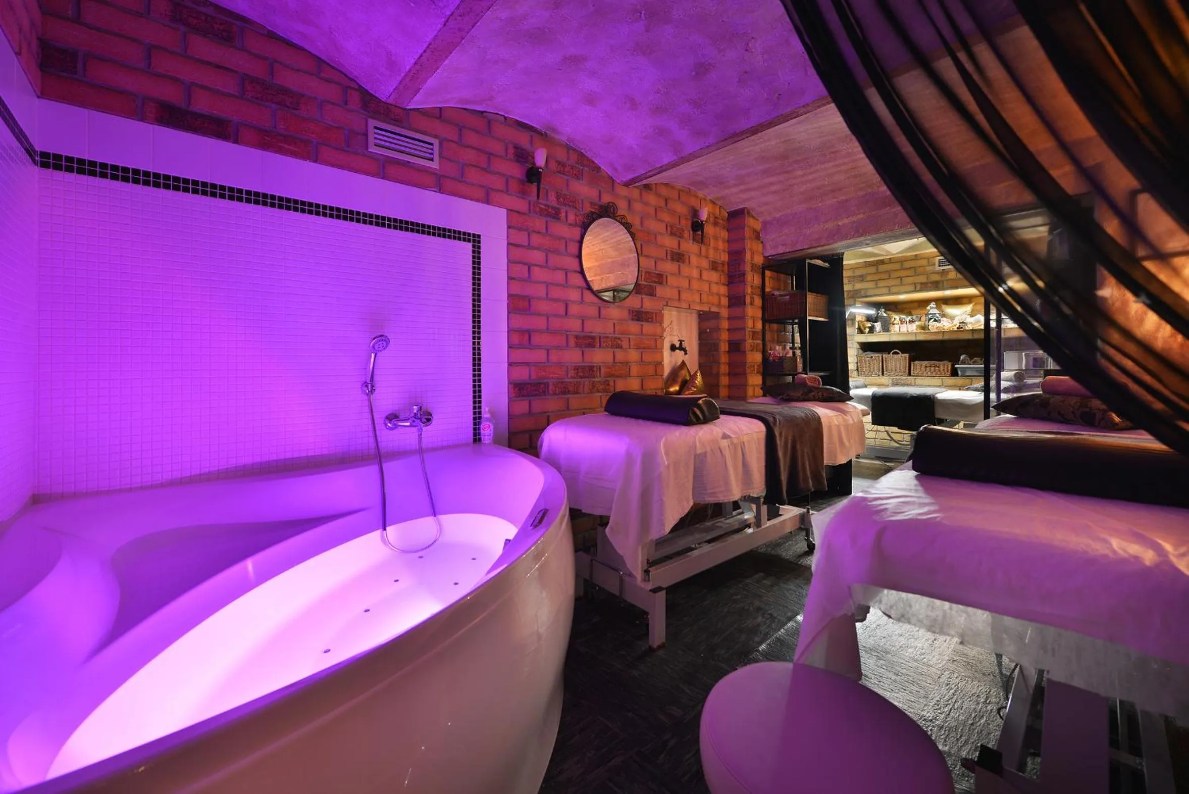 Massage in City Hotel Morris