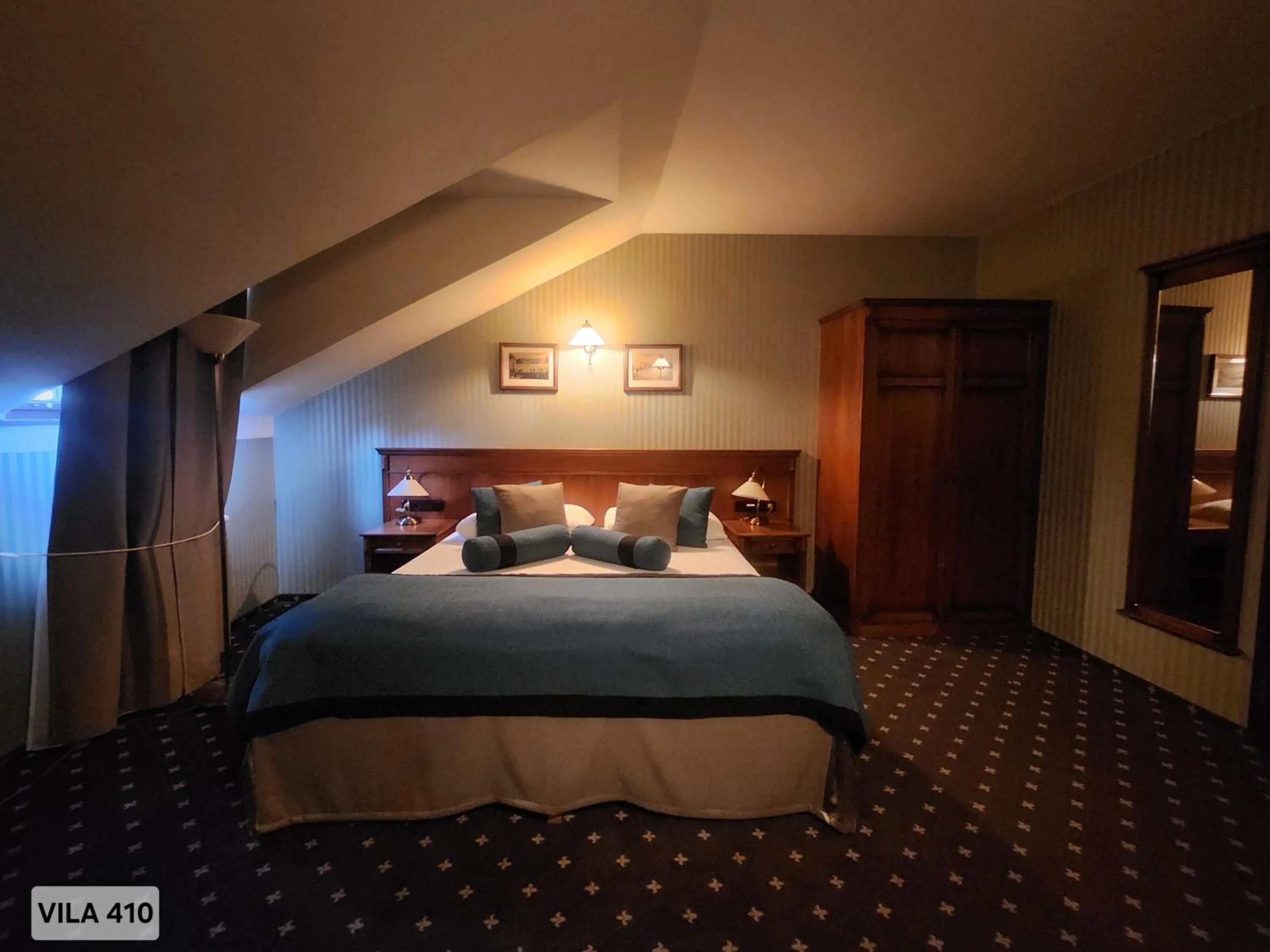 Bed in City Hotel Morris