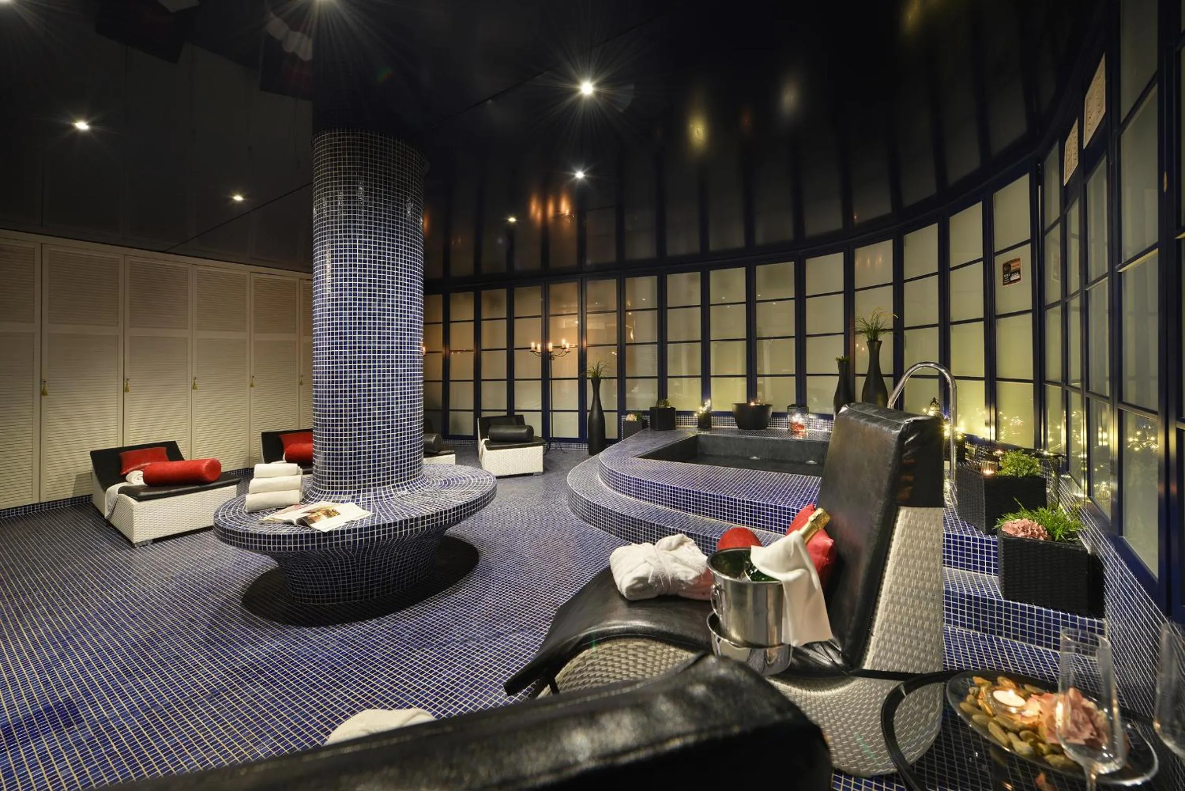 Hot Tub in City Hotel Morris