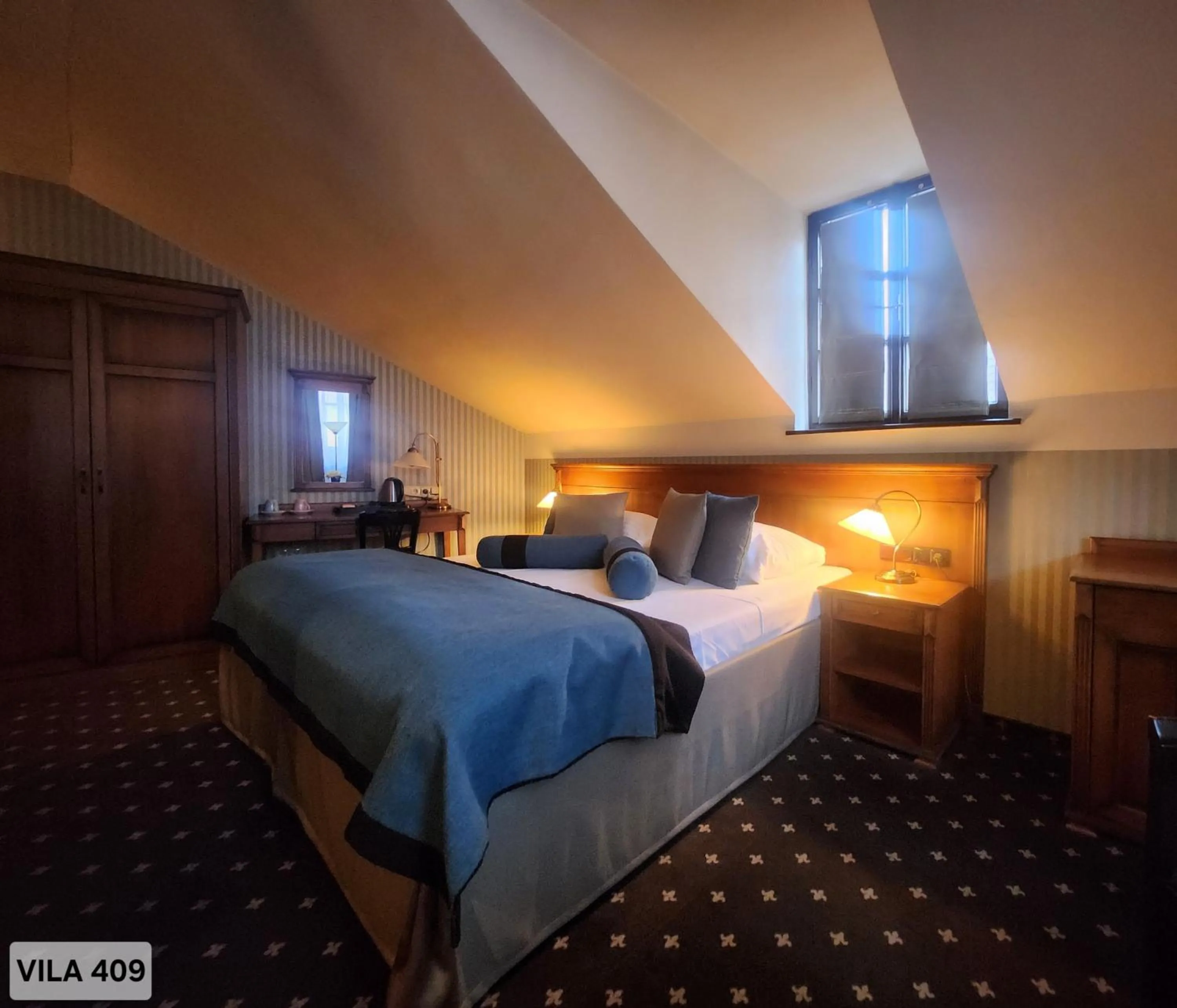 Bed in City Hotel Morris